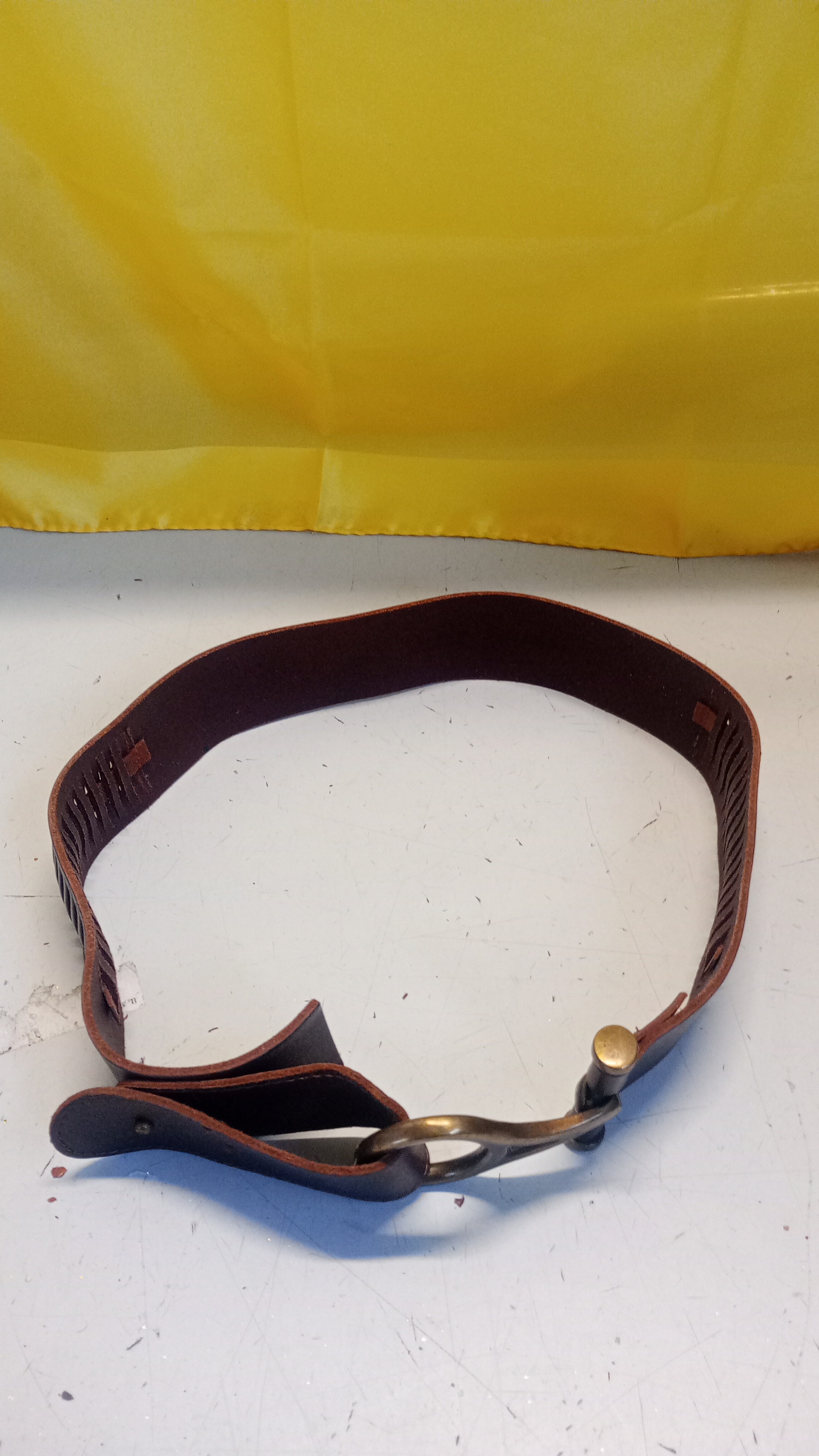 cintura marrone con gancio