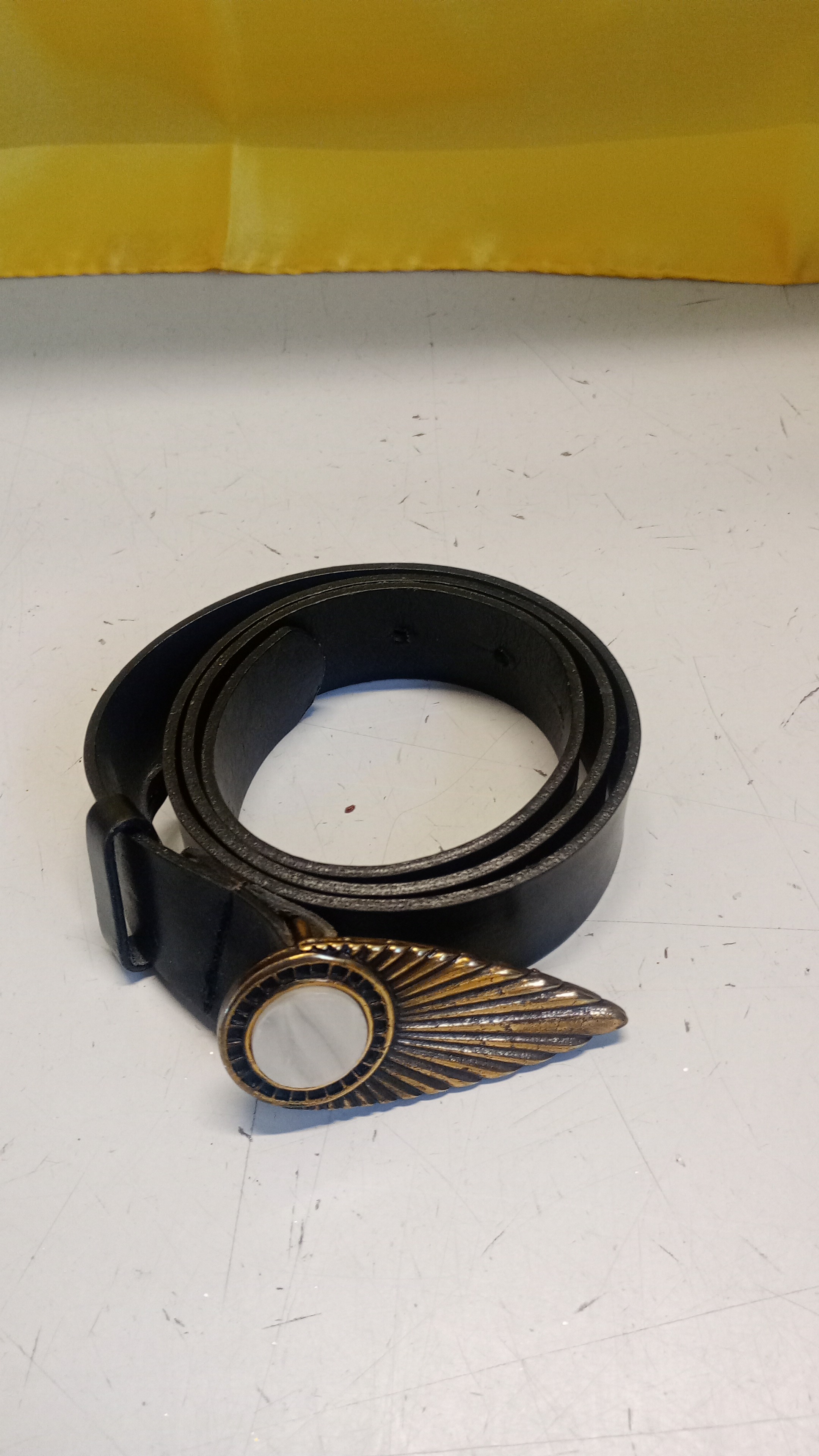 cintura nera in pelle con gancio 