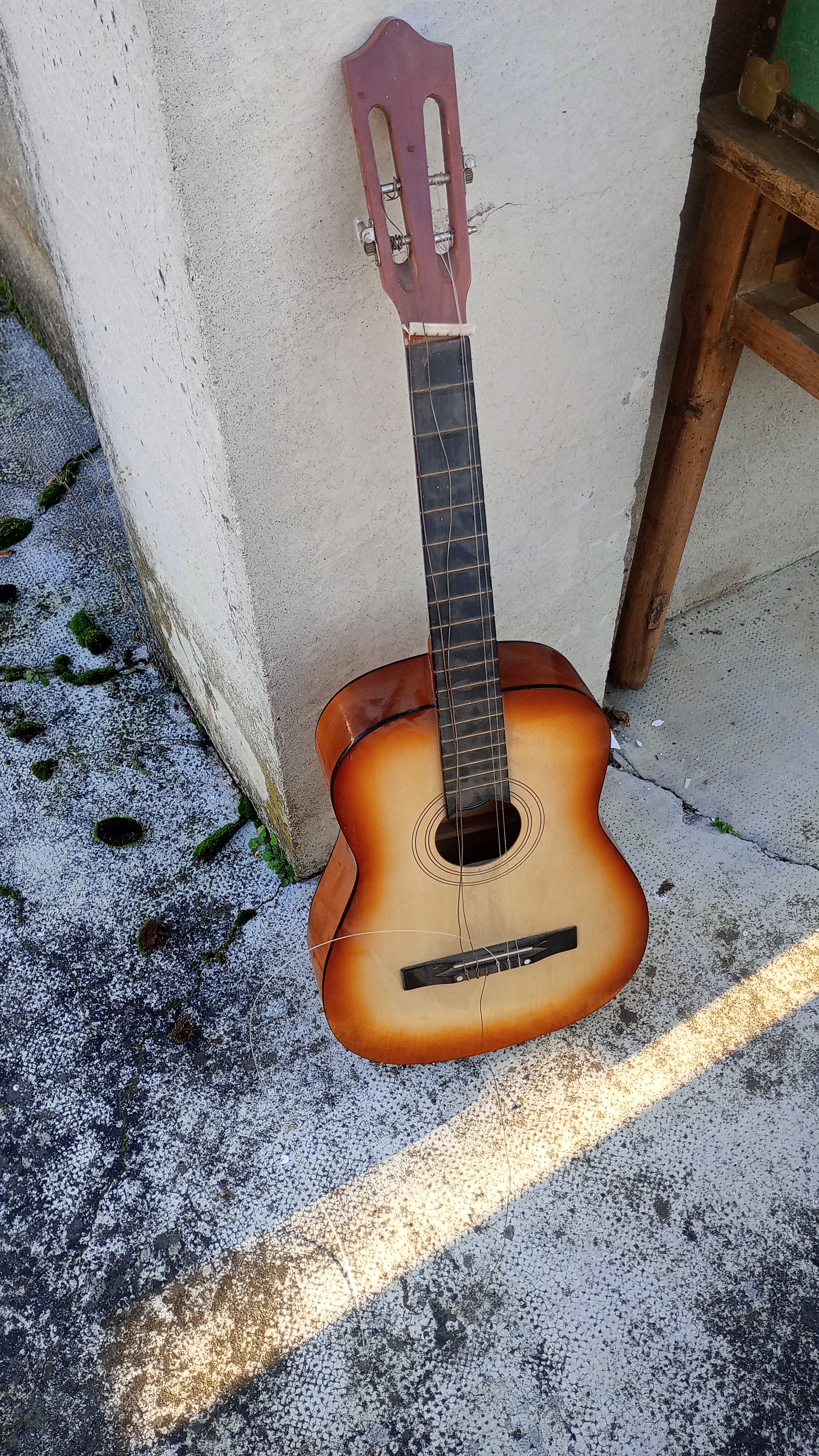CHITARRA CLASSICA SENZA CORDE