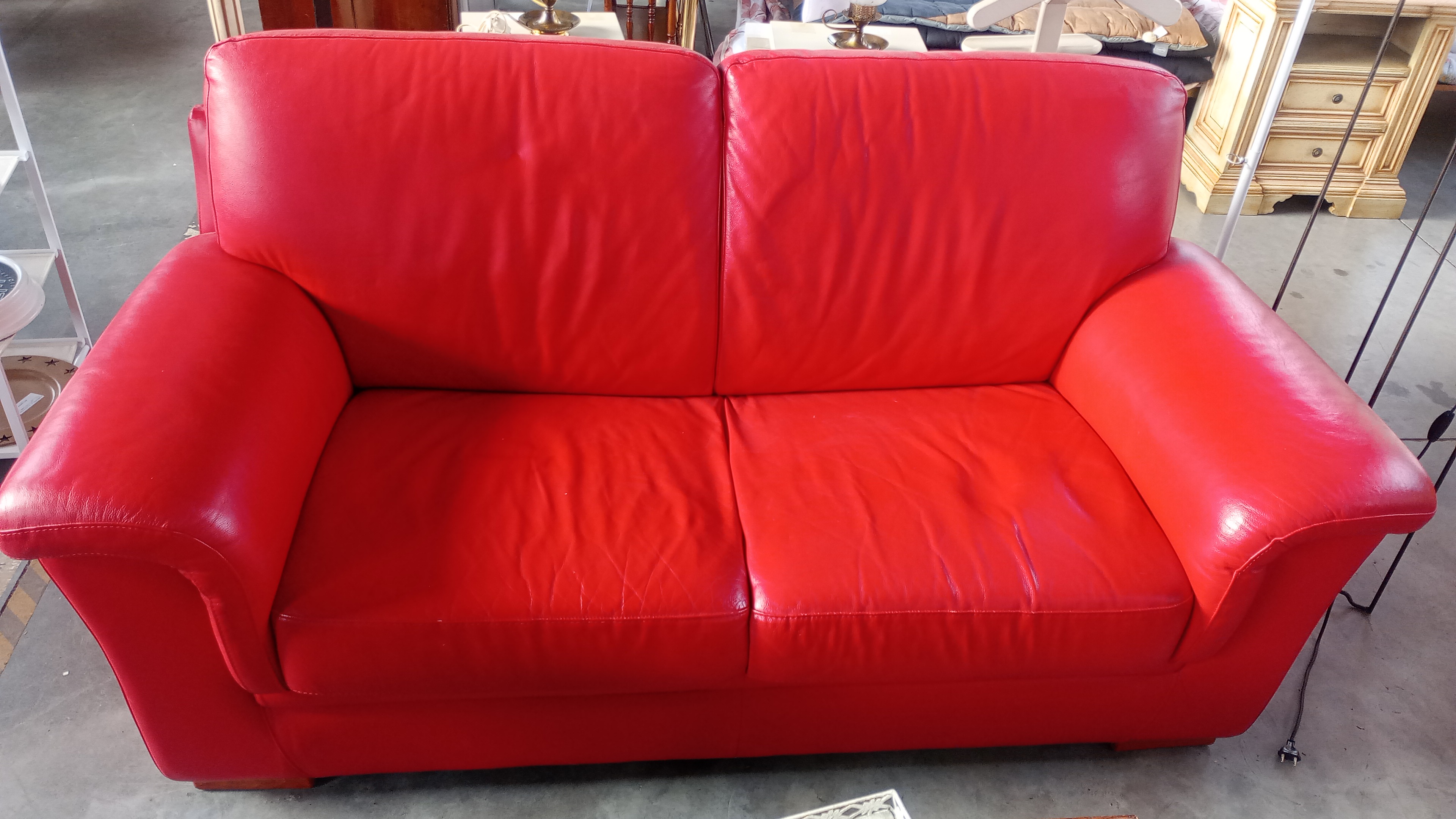 DIVANO IN PELLE ROSSA 