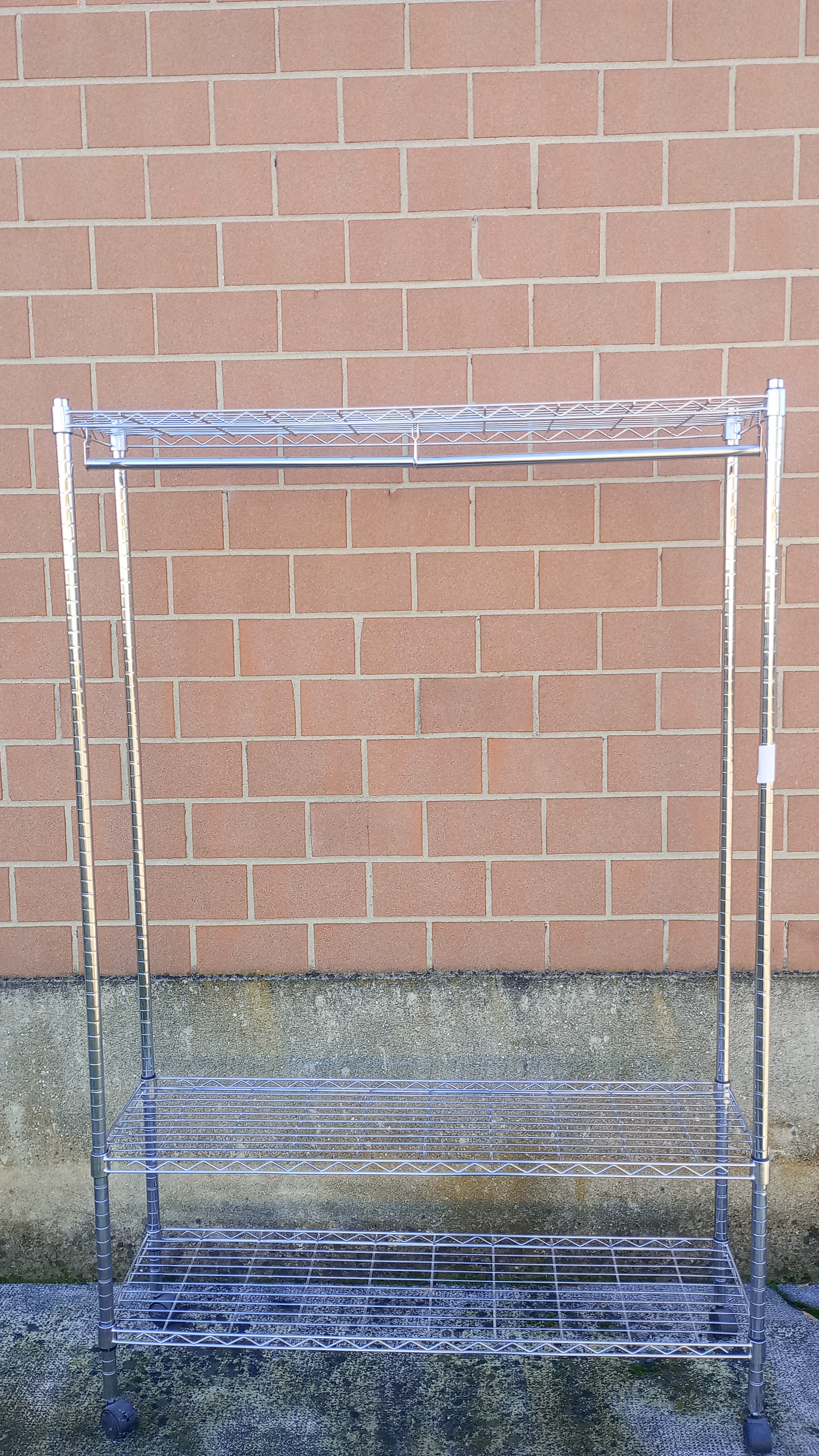 APPENDI ABITI IN ACCIAIO