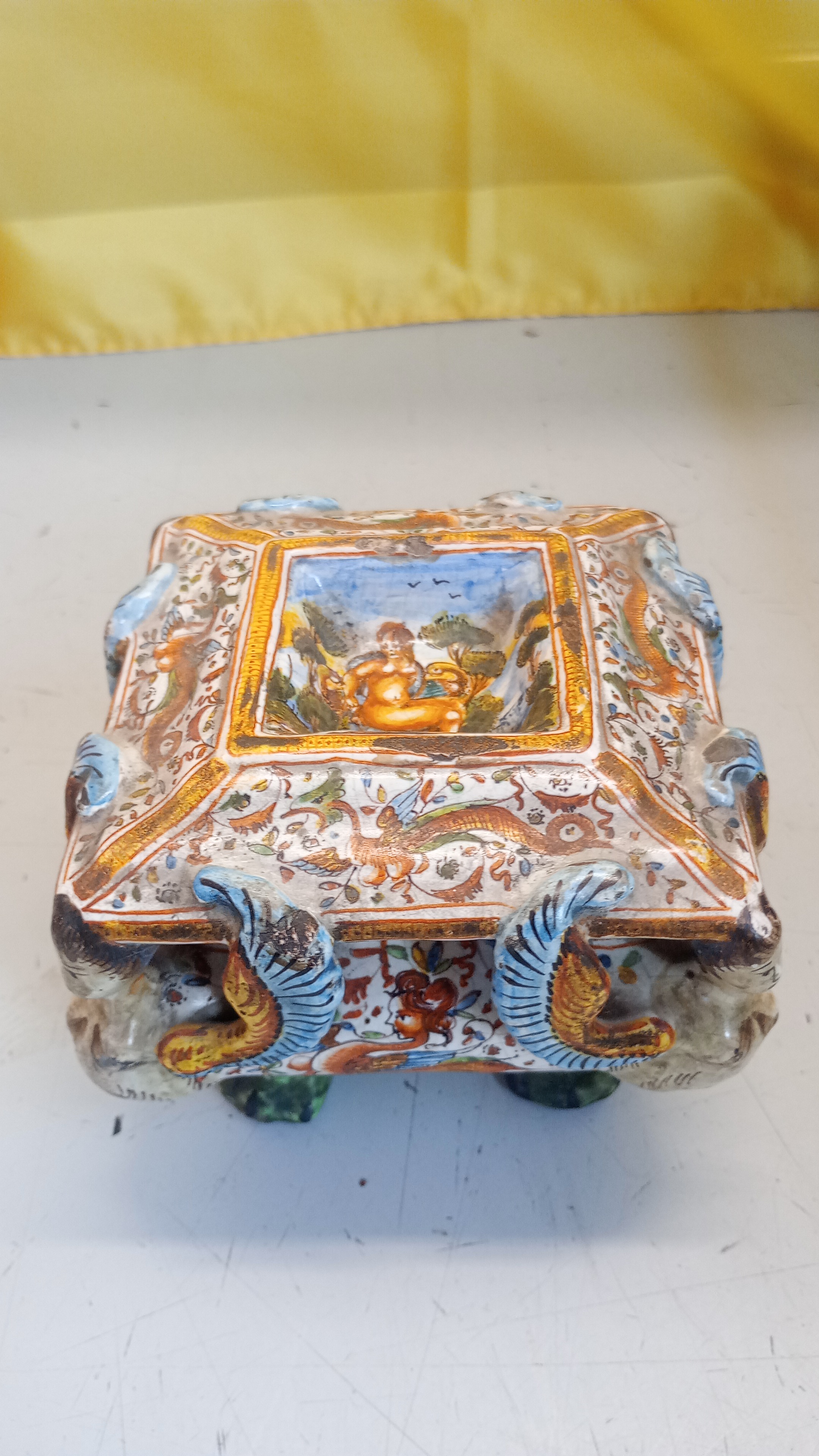 saliera DERUTA prima metà del XVII sec.