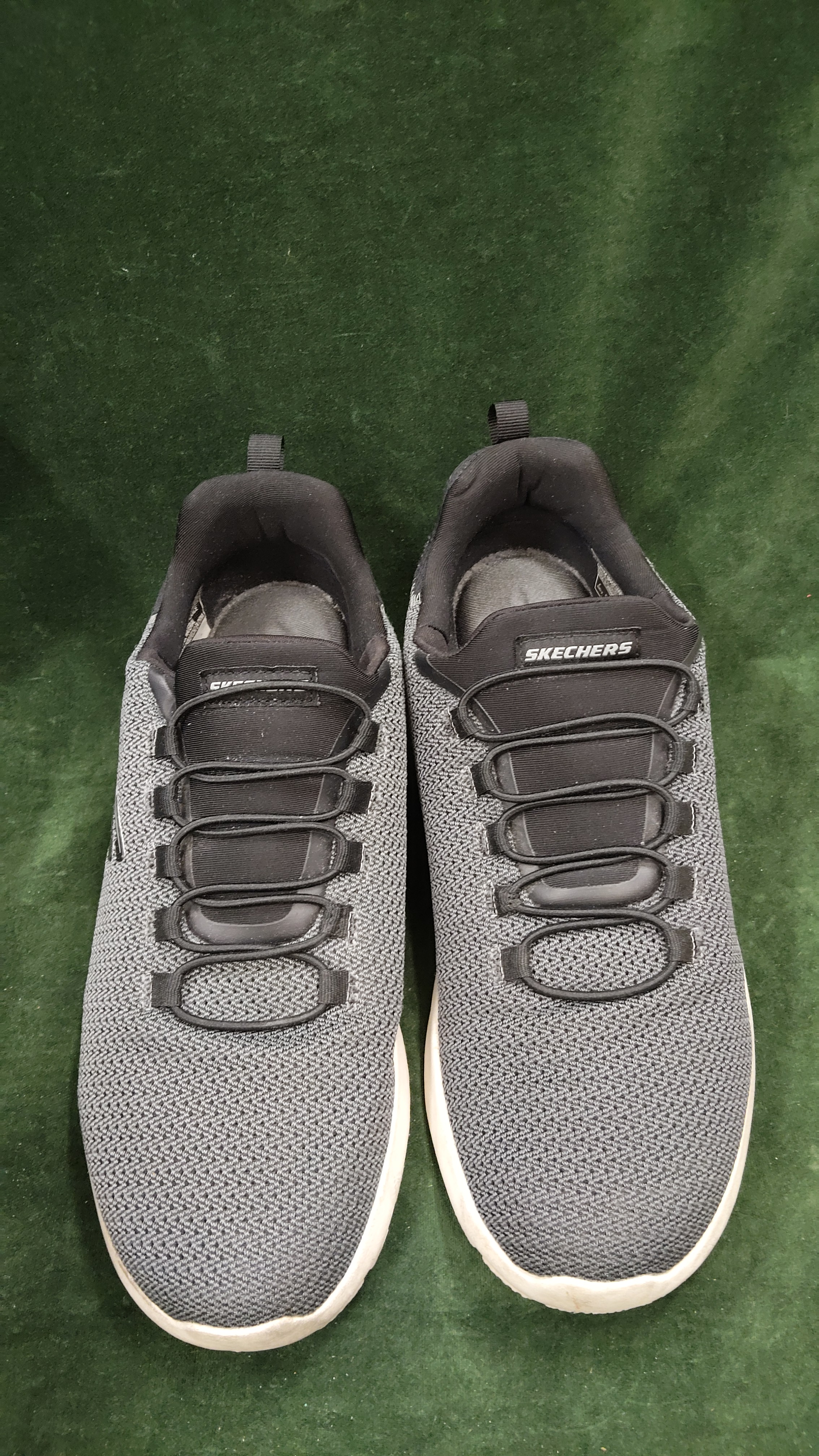 sc. SKECHERS n.44