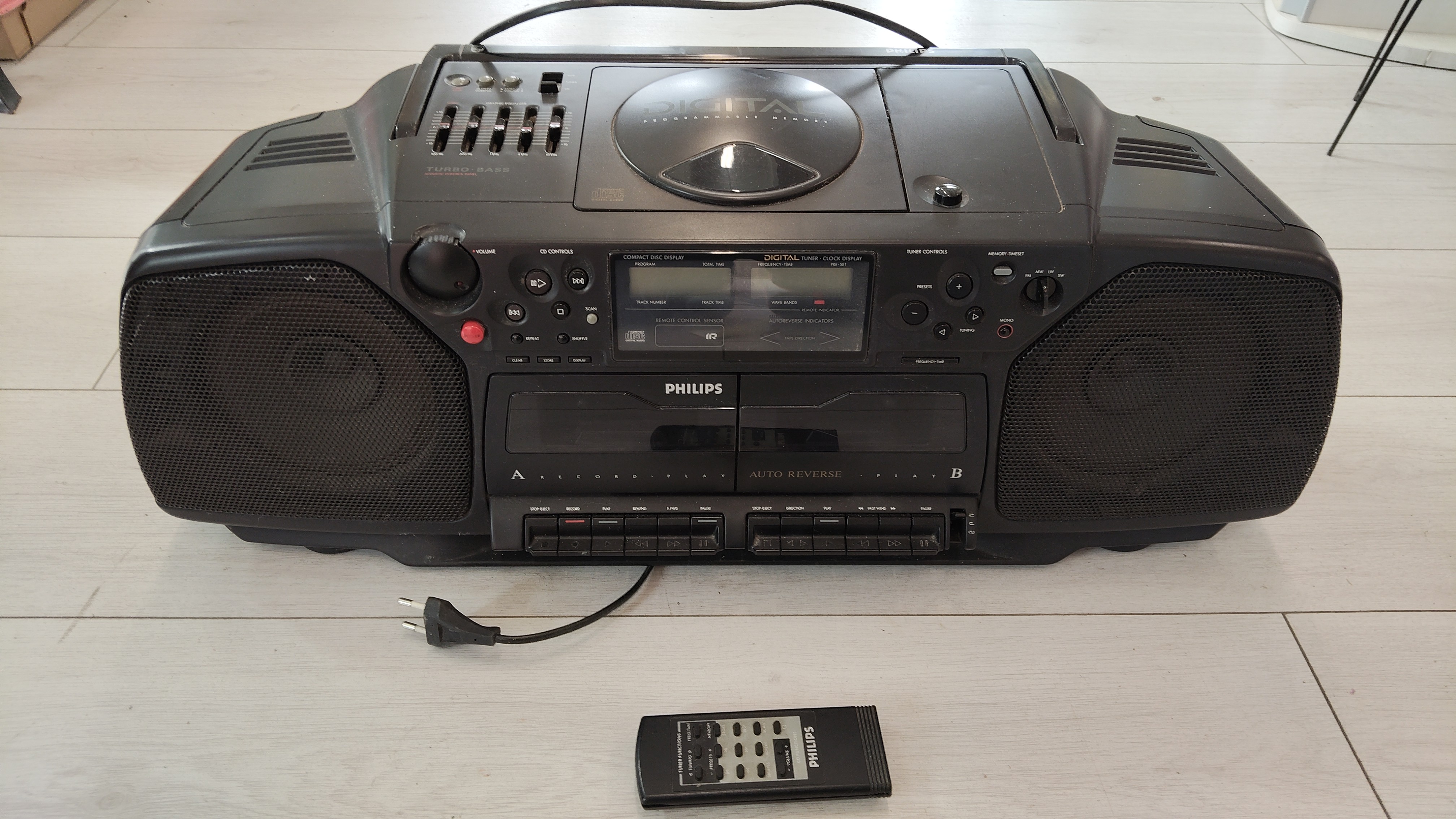 RADIO PHILIPD CON TELECOMANDO 