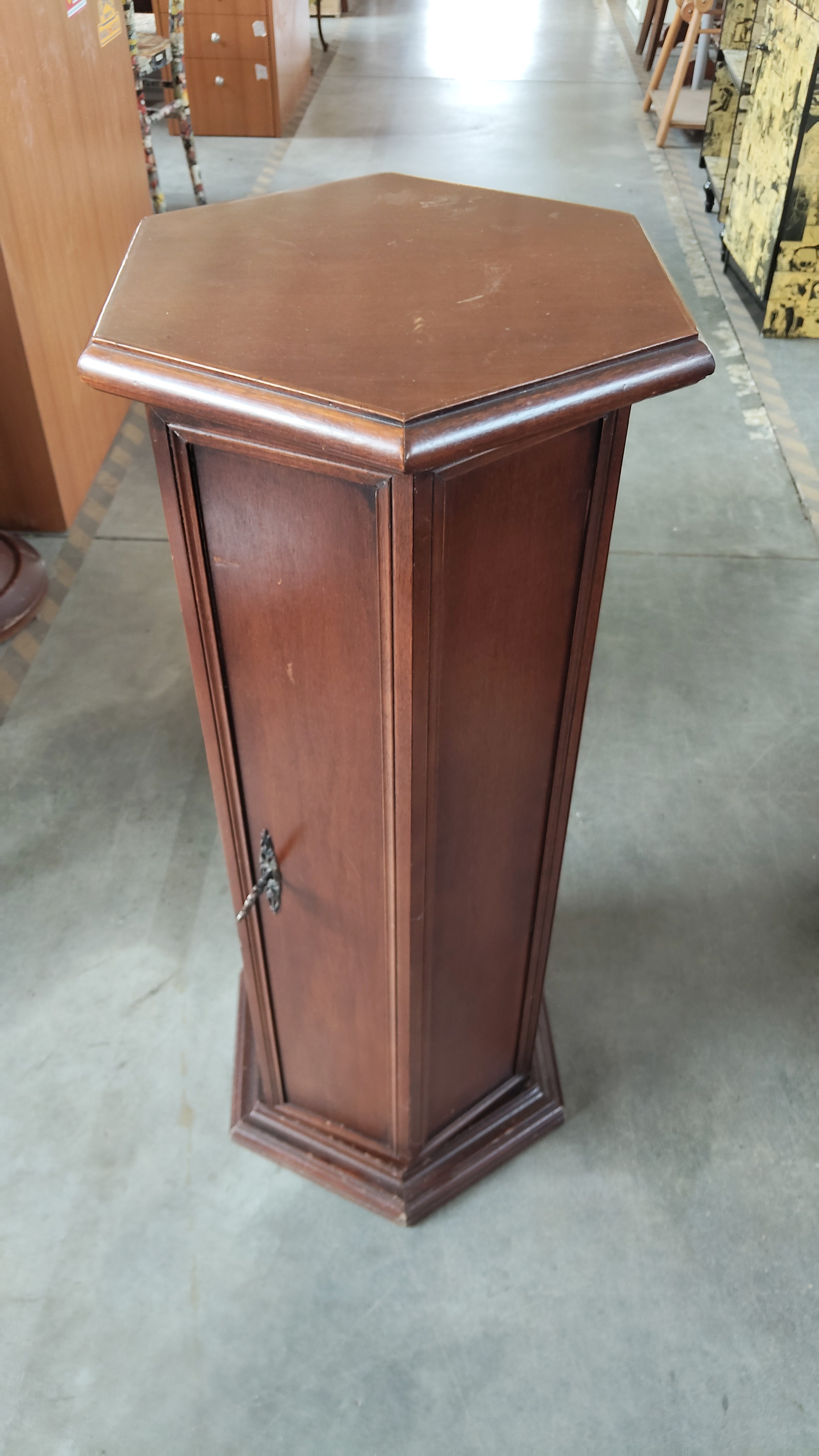 COLONNA MARRONE CON ANTA