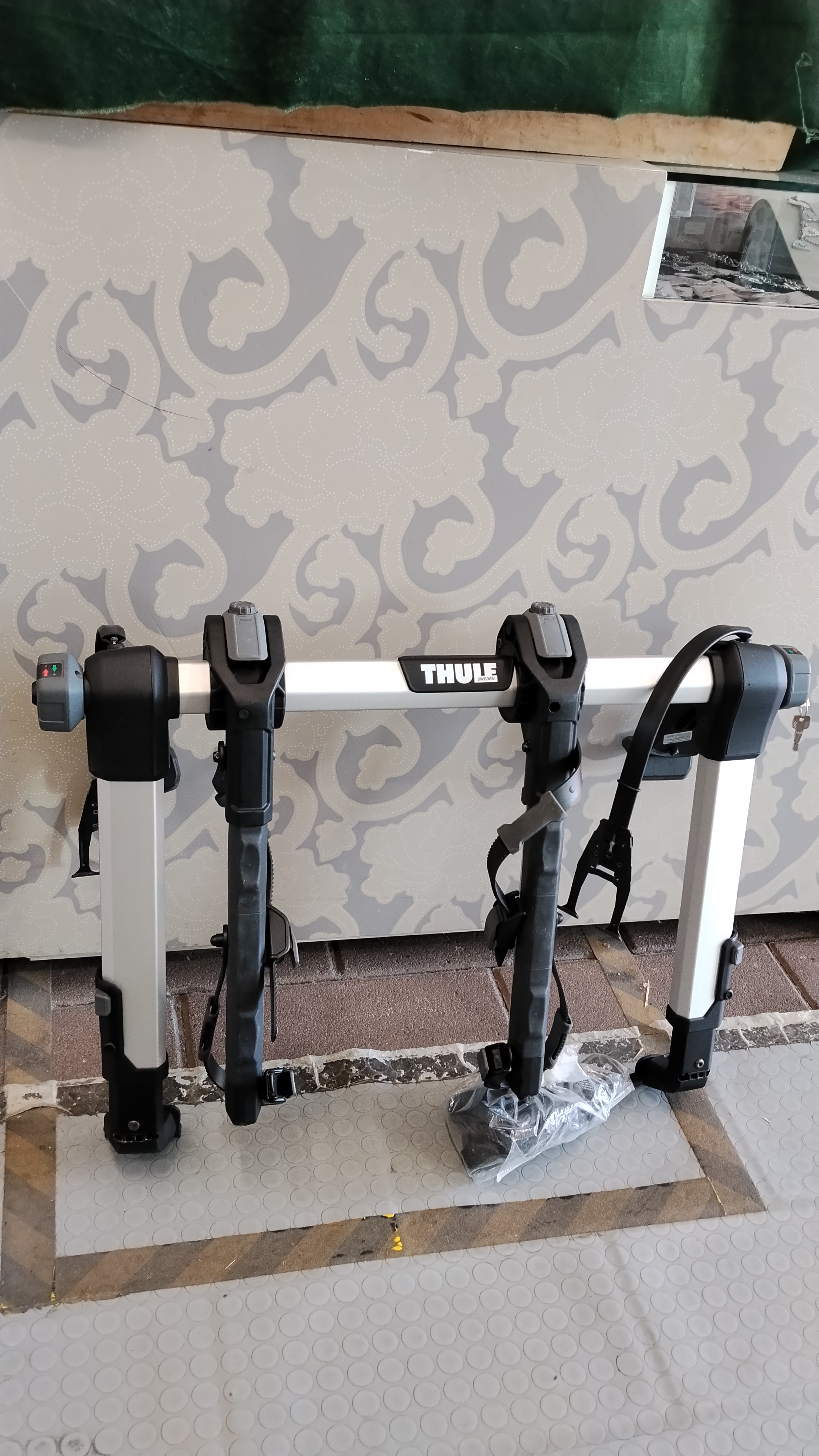  Thule Portabici posteriore OutWay 2 bici Hanging 994001