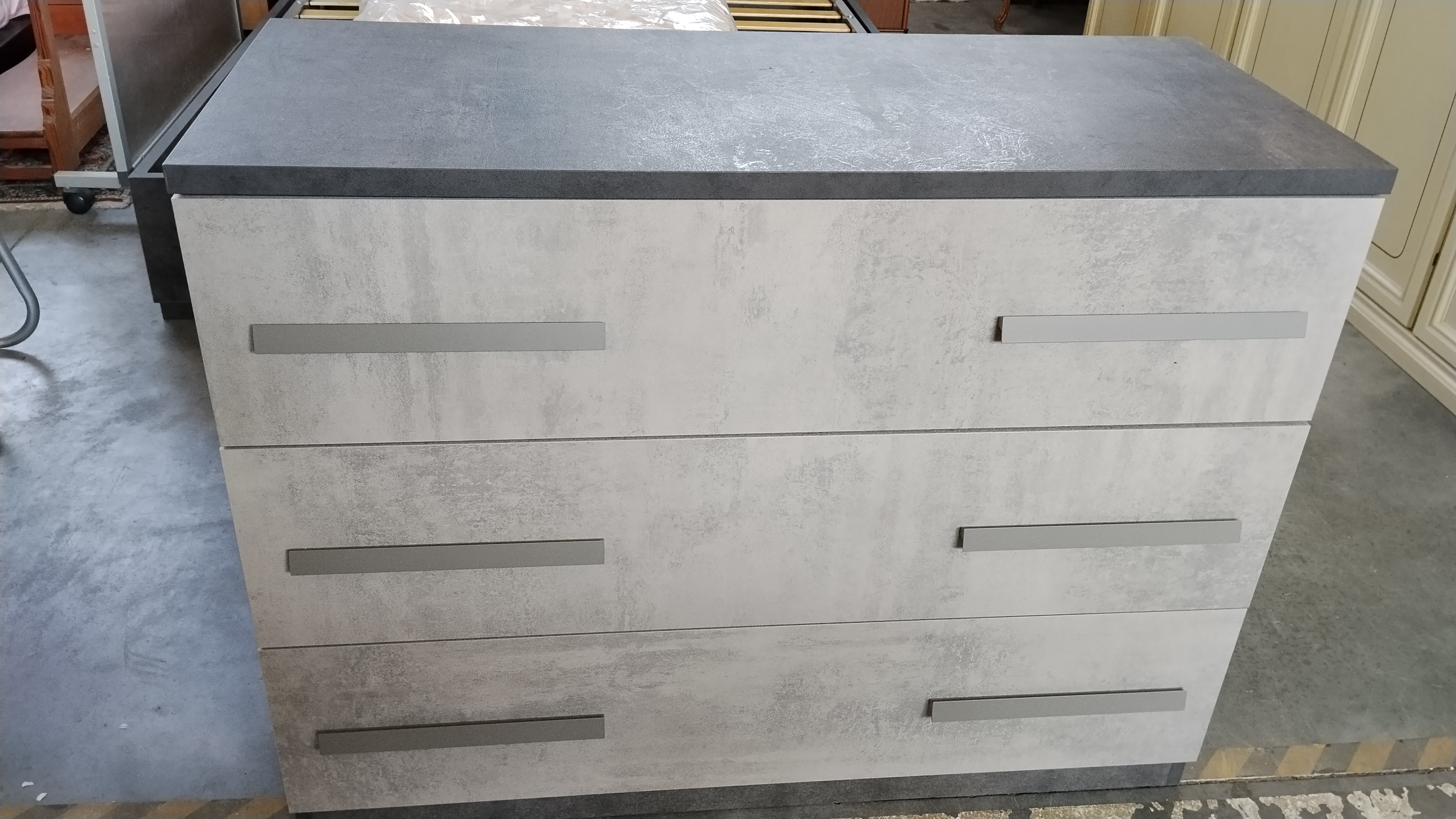  L 107 P 45 A 80.5