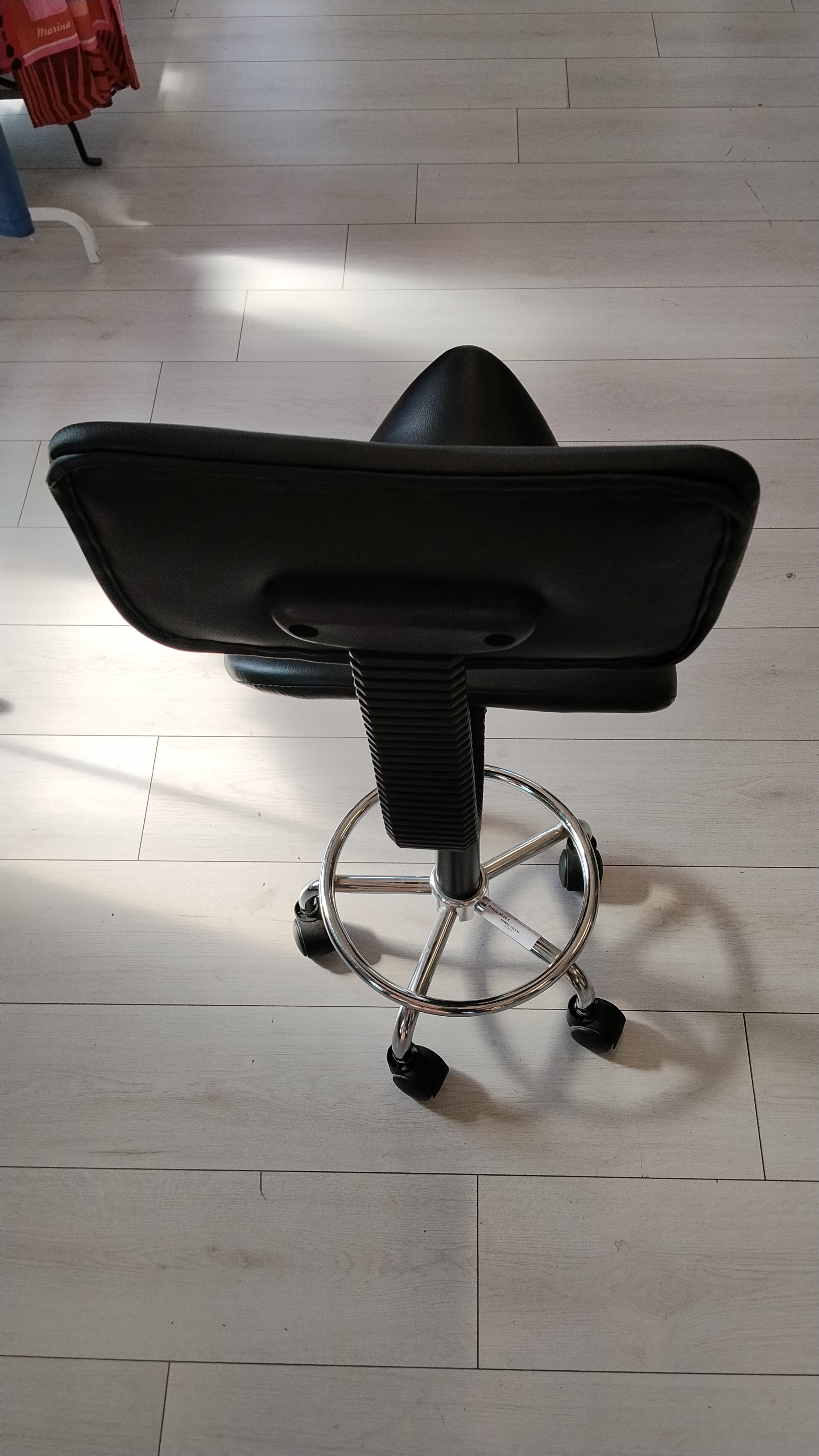 SEDIA DA MASSAGGIATORE PER LAVORARE IN PIEDI