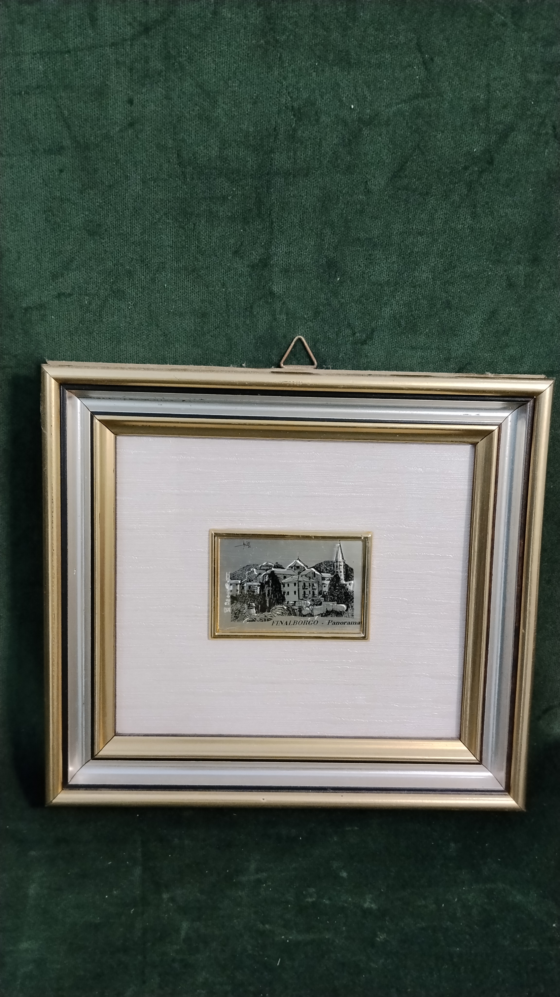 Quadro fino al borgo su lastra AG