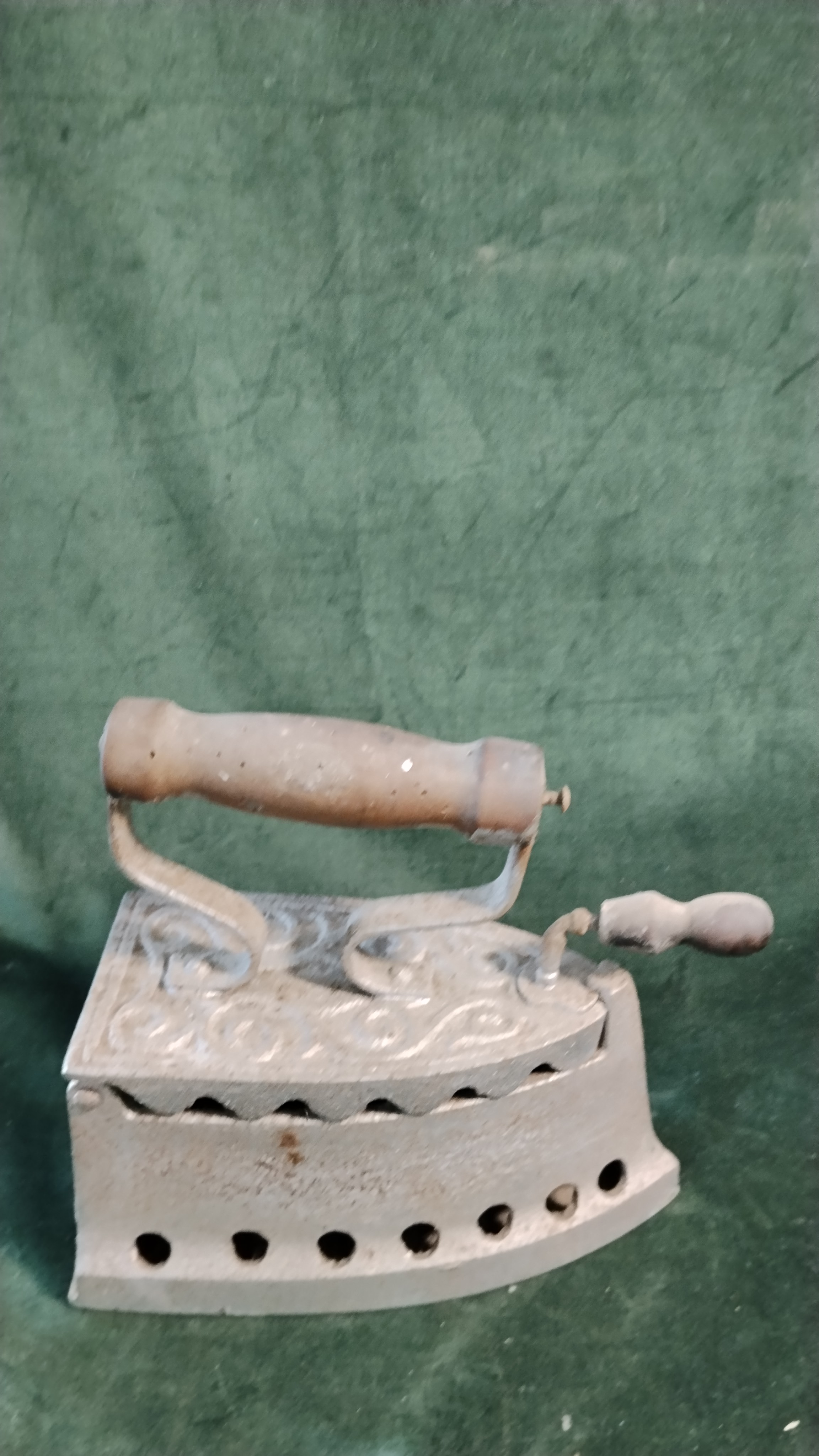FERRO DA STIRO A CARBONE