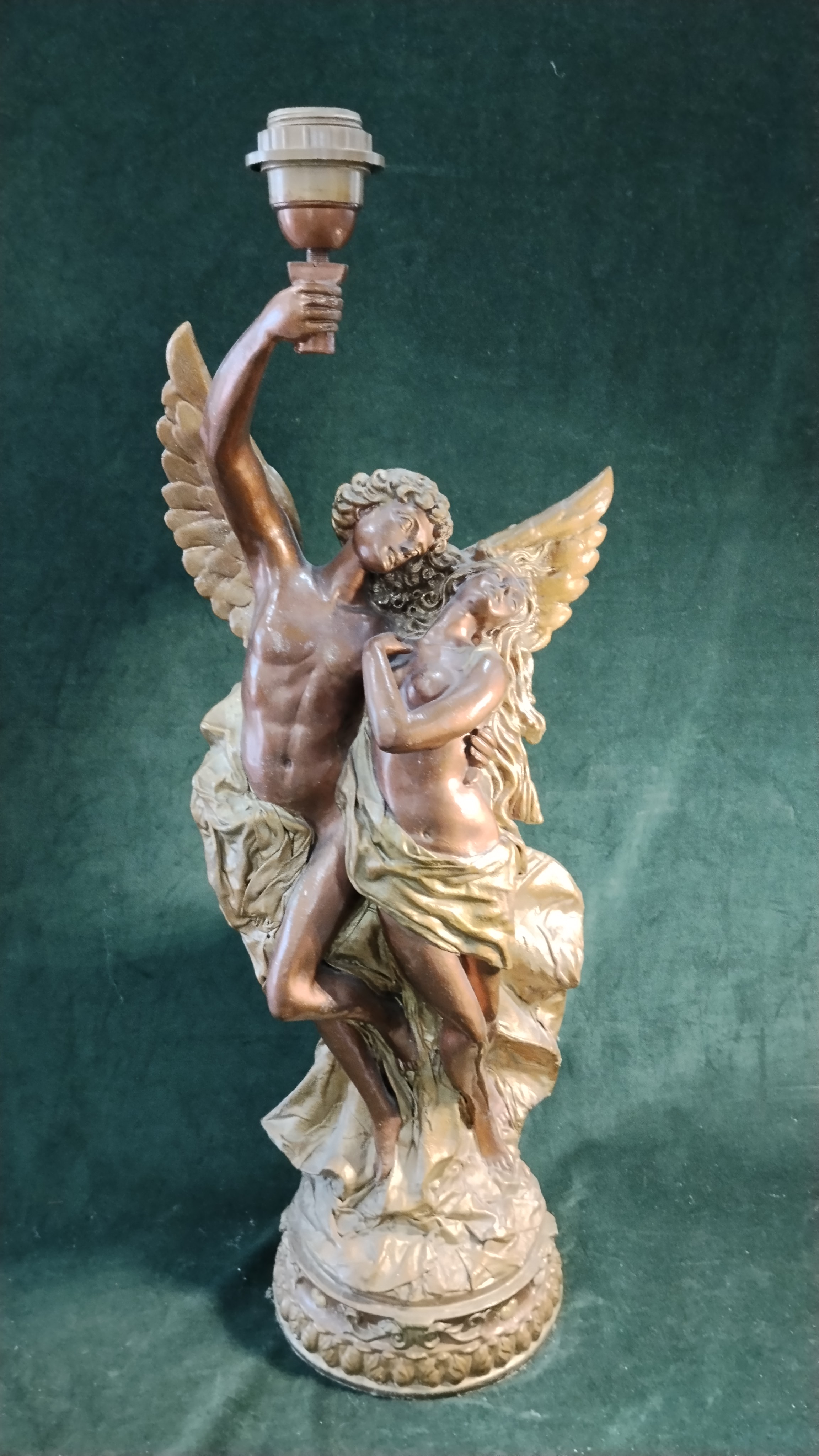 STATUA A LAMPADA