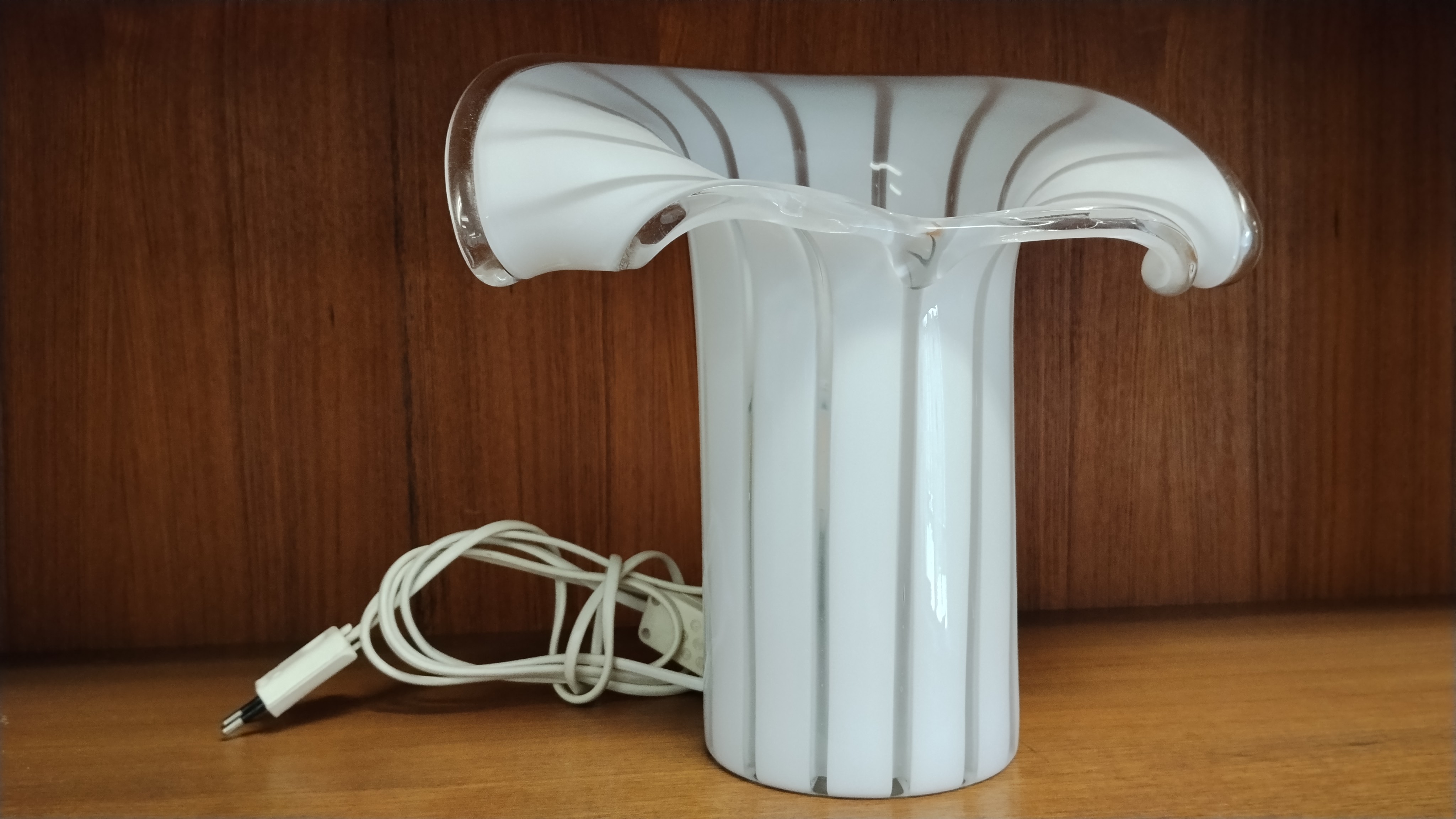 LAMPADA DA TAVOLO A FORMA DI CALLA IN VETRO DI MURANO
