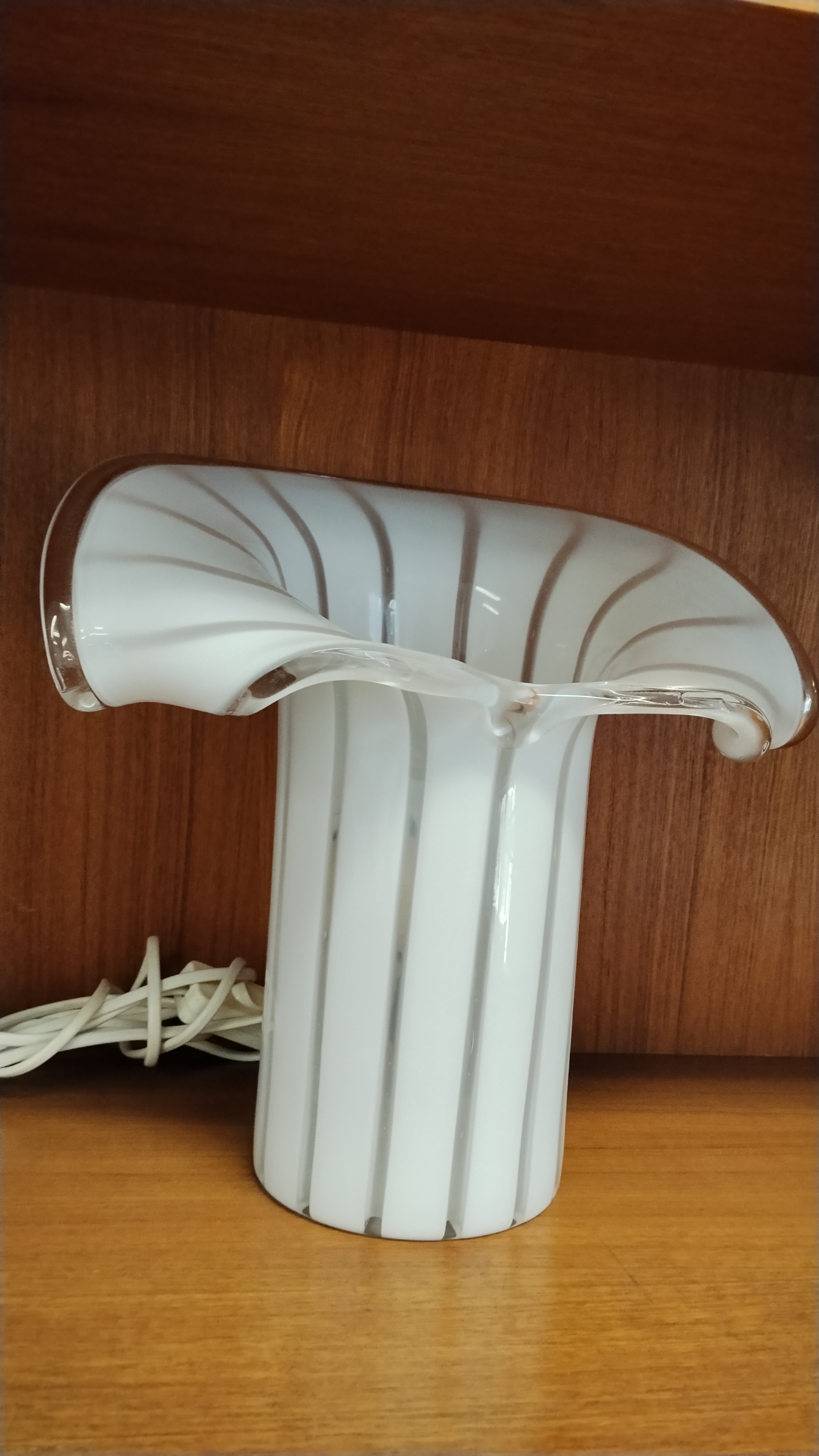 LAMPADA DA TAVOLO A FORMA DI CALLA IN VETRO DI MURANO