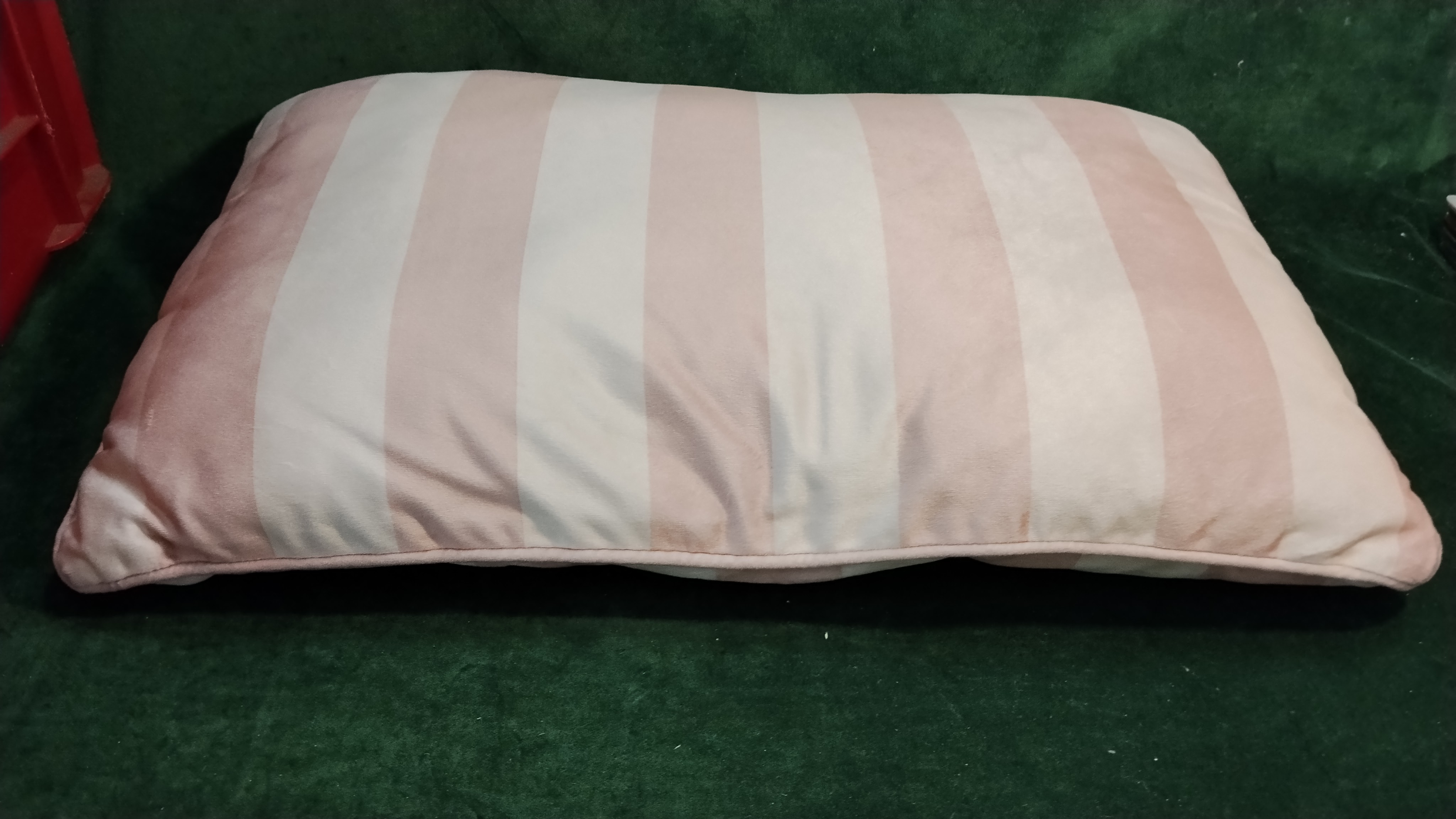 Cuscino a righe rosa