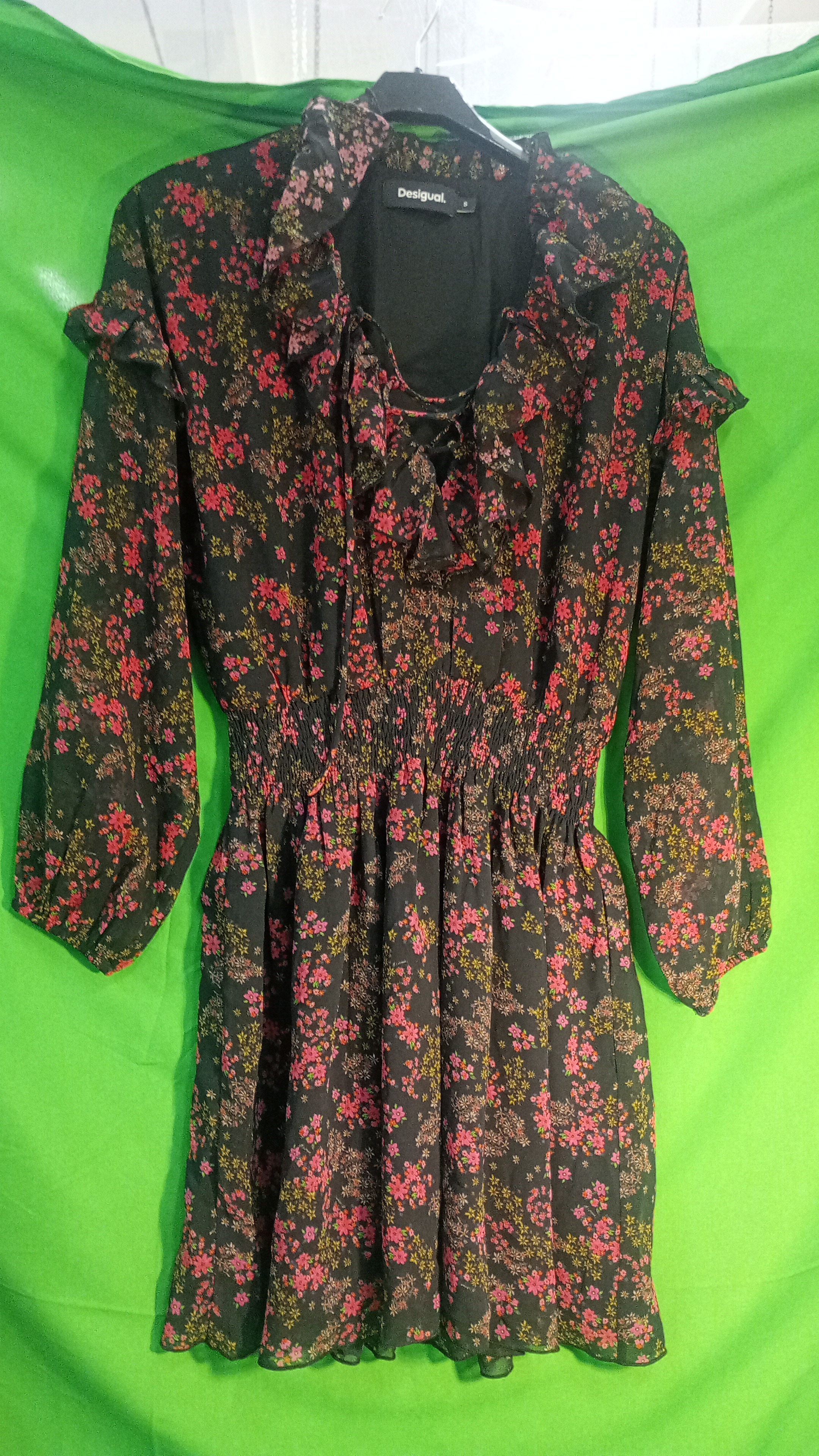 Desigual vestito nero con fiori rosa