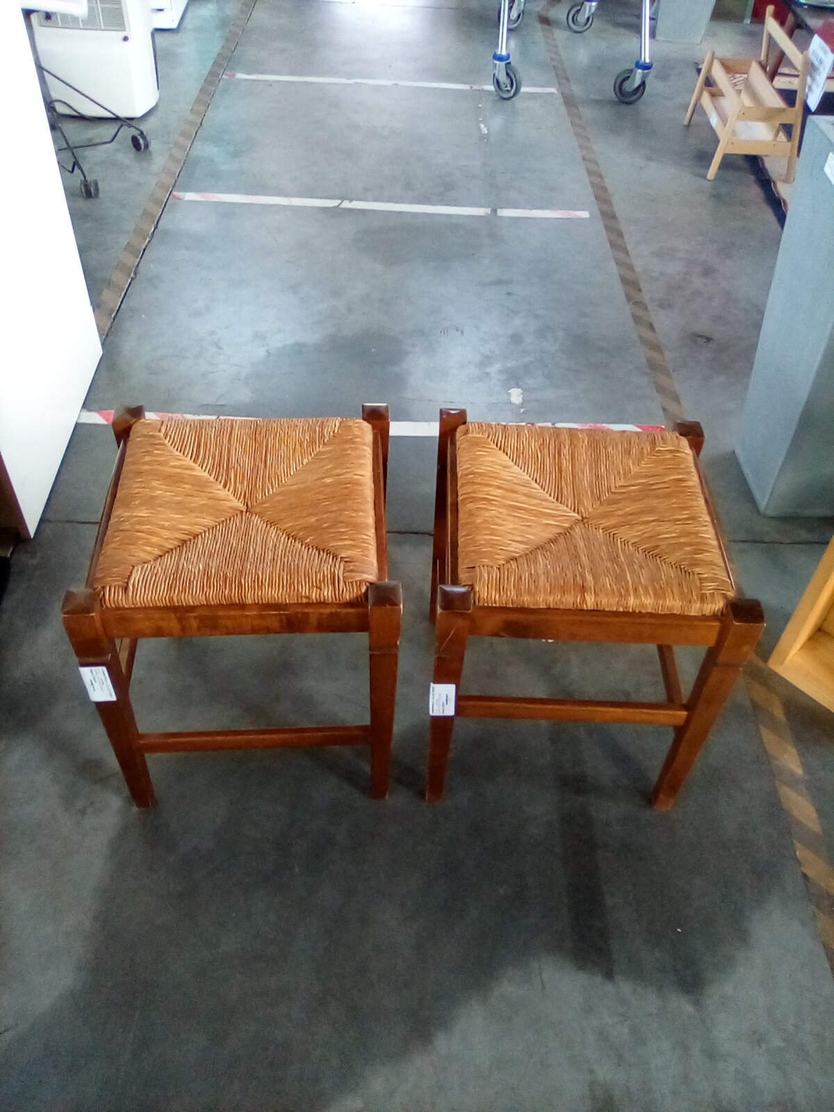 sgabello in legno seduta paglia