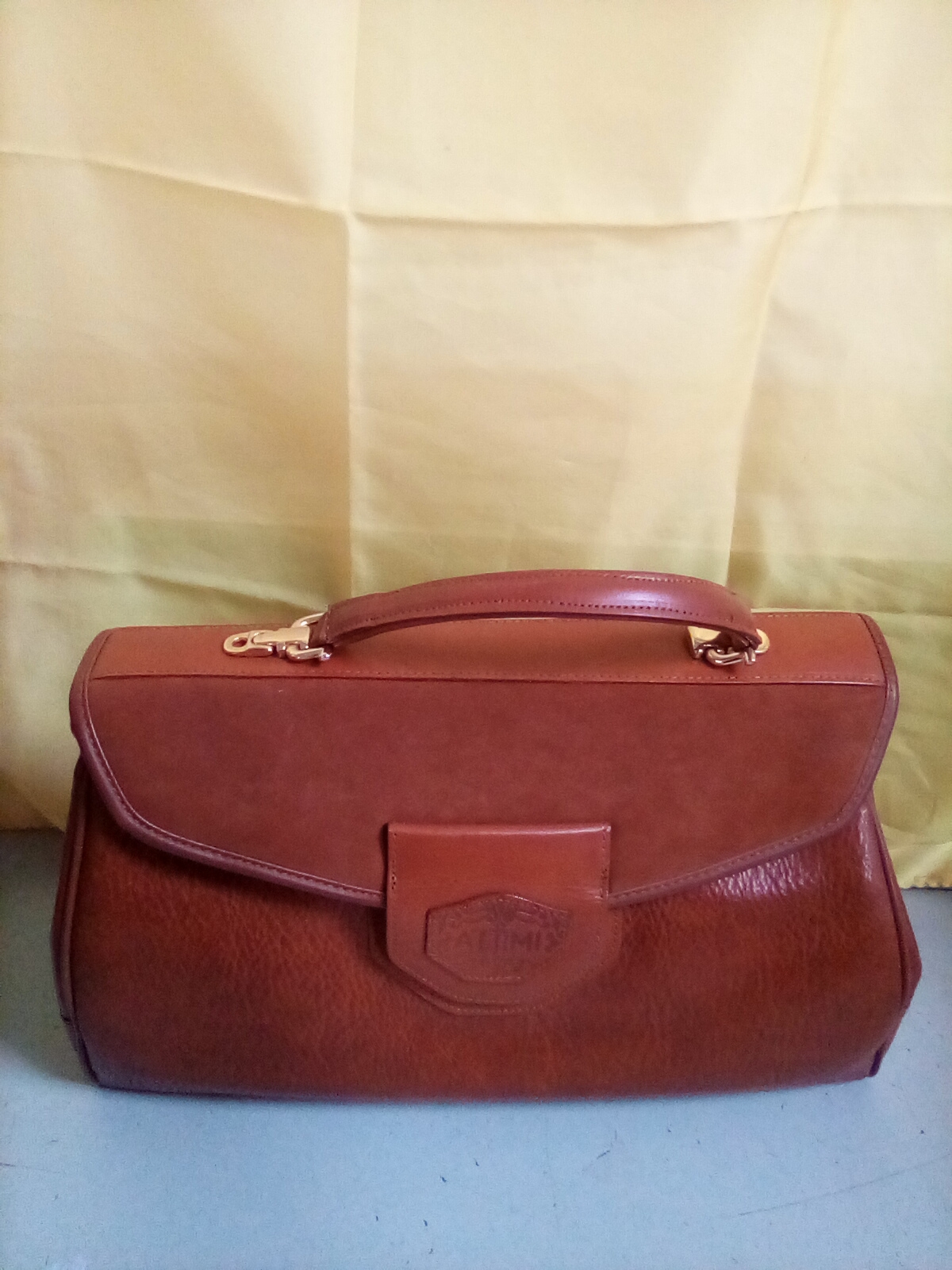  Borsa in pelle marrone 