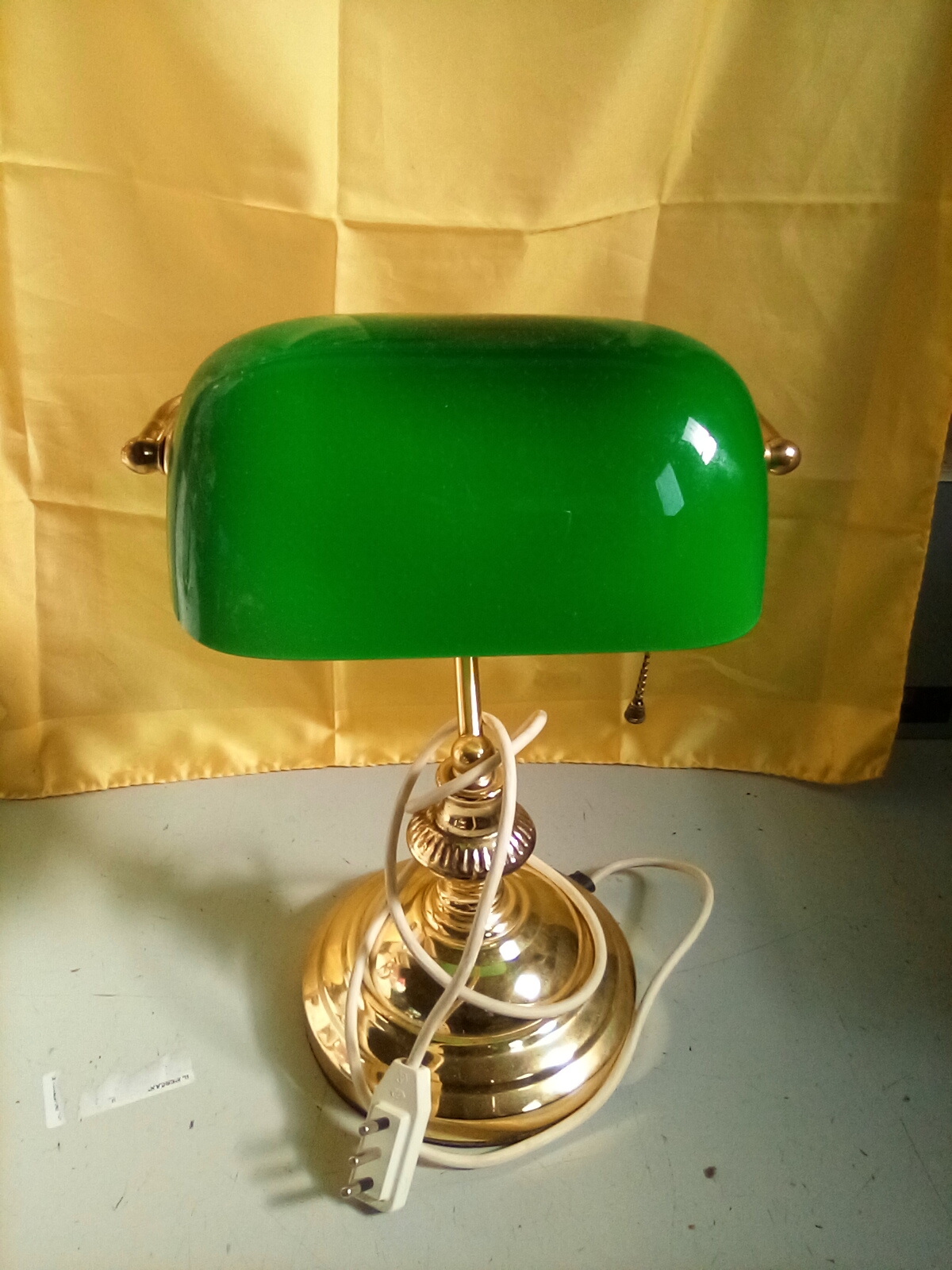 LAMPADA DA TAVOLO VERDE BASE DORATA