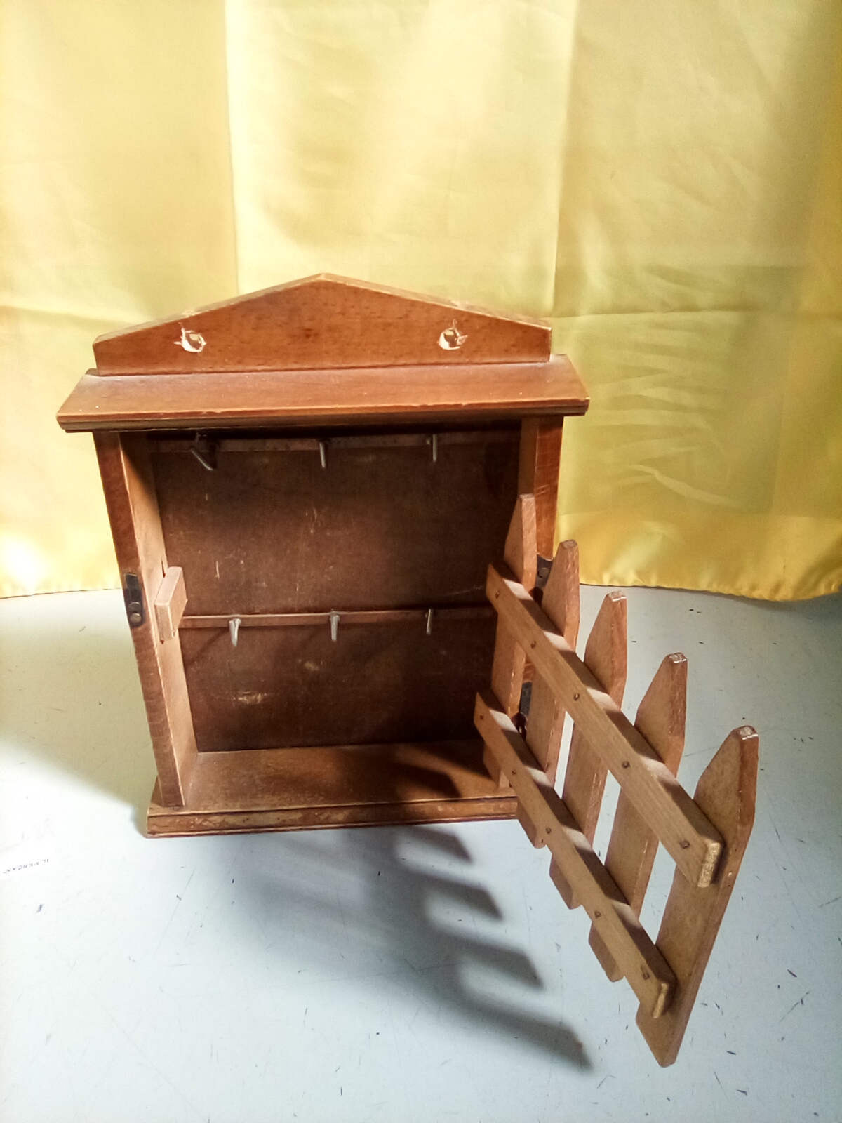 PORTA CHIAIVI IN LEGNO DA PARETE