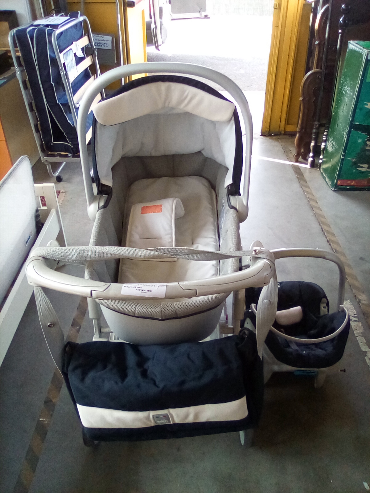 PASSEGGINO CON NAVICELLA E OVETTO 