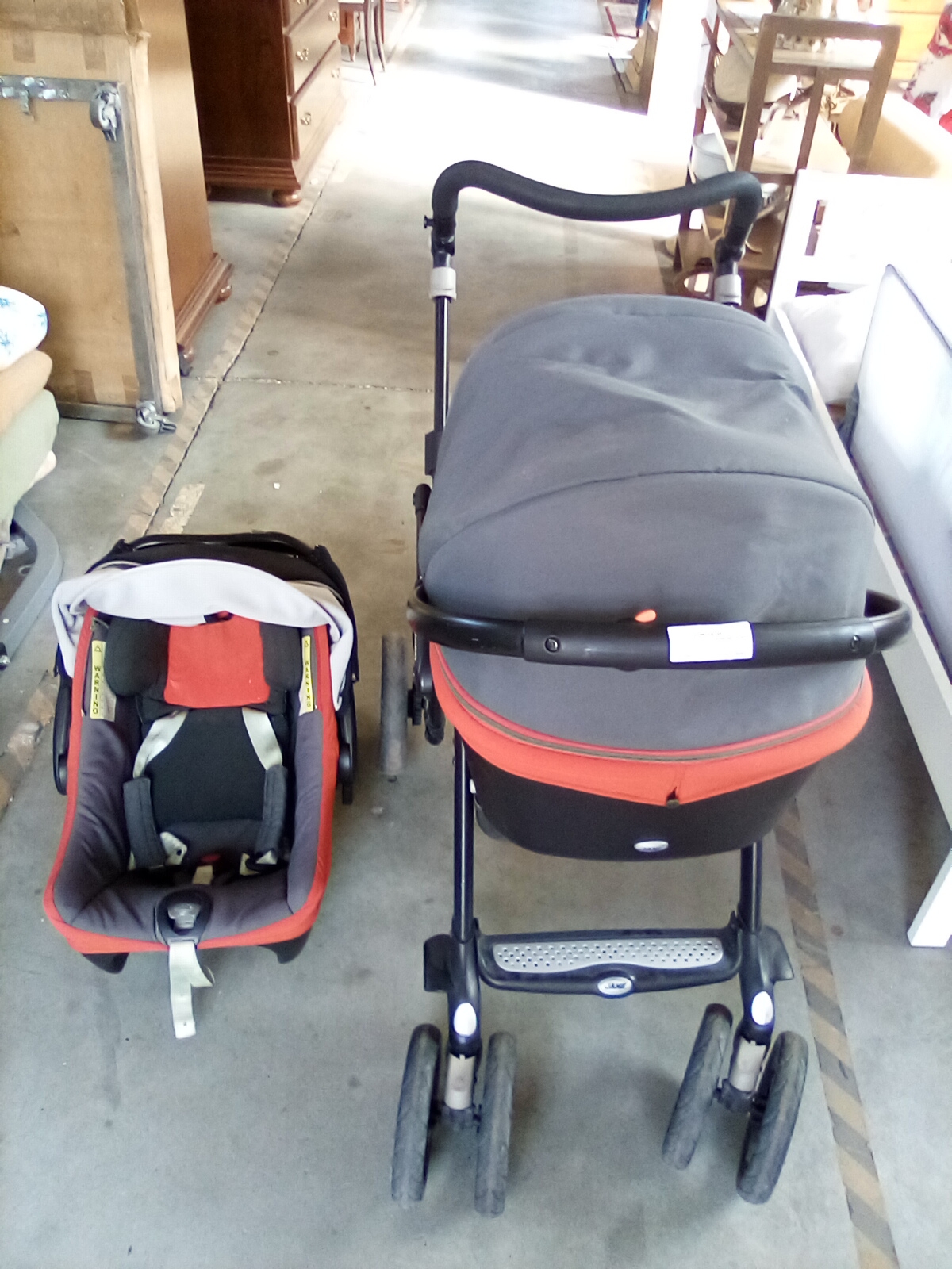 PASSEGGINO CON NAVICELLA E OVETTO 