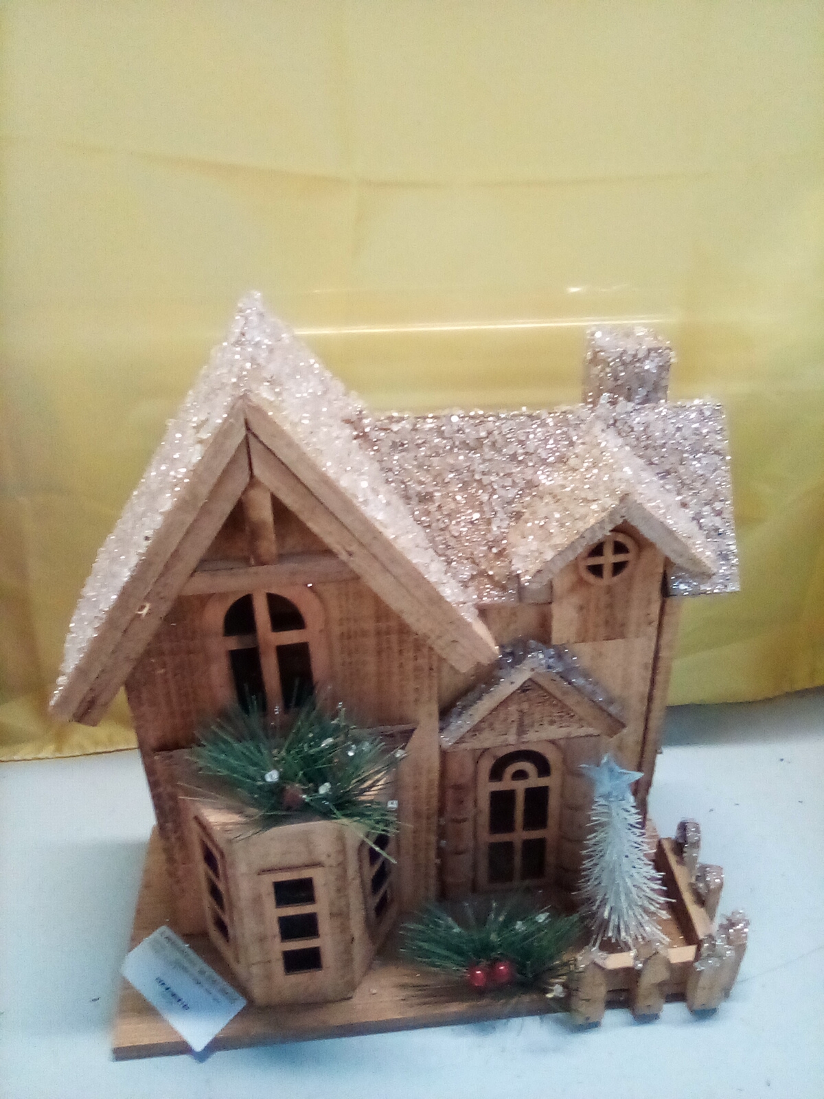  Casetta in legno con luci