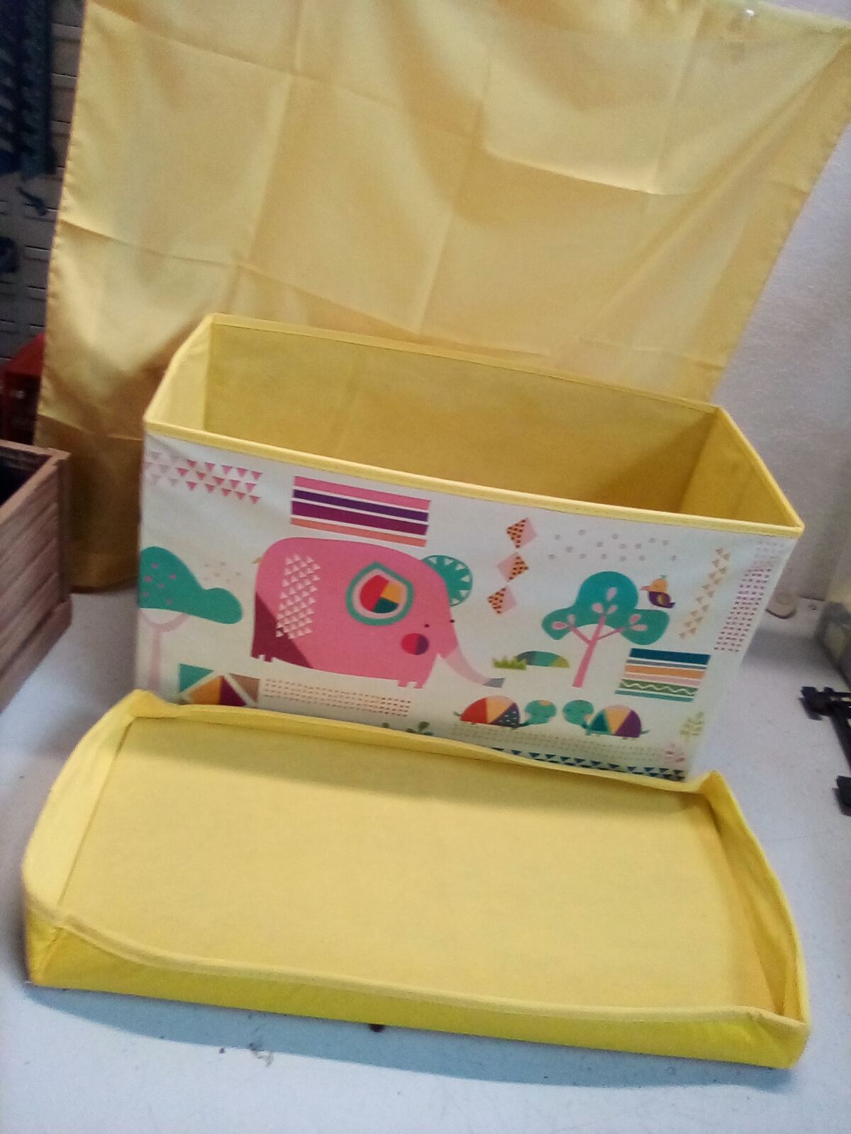 CONTENITORE CON COPERCHIO