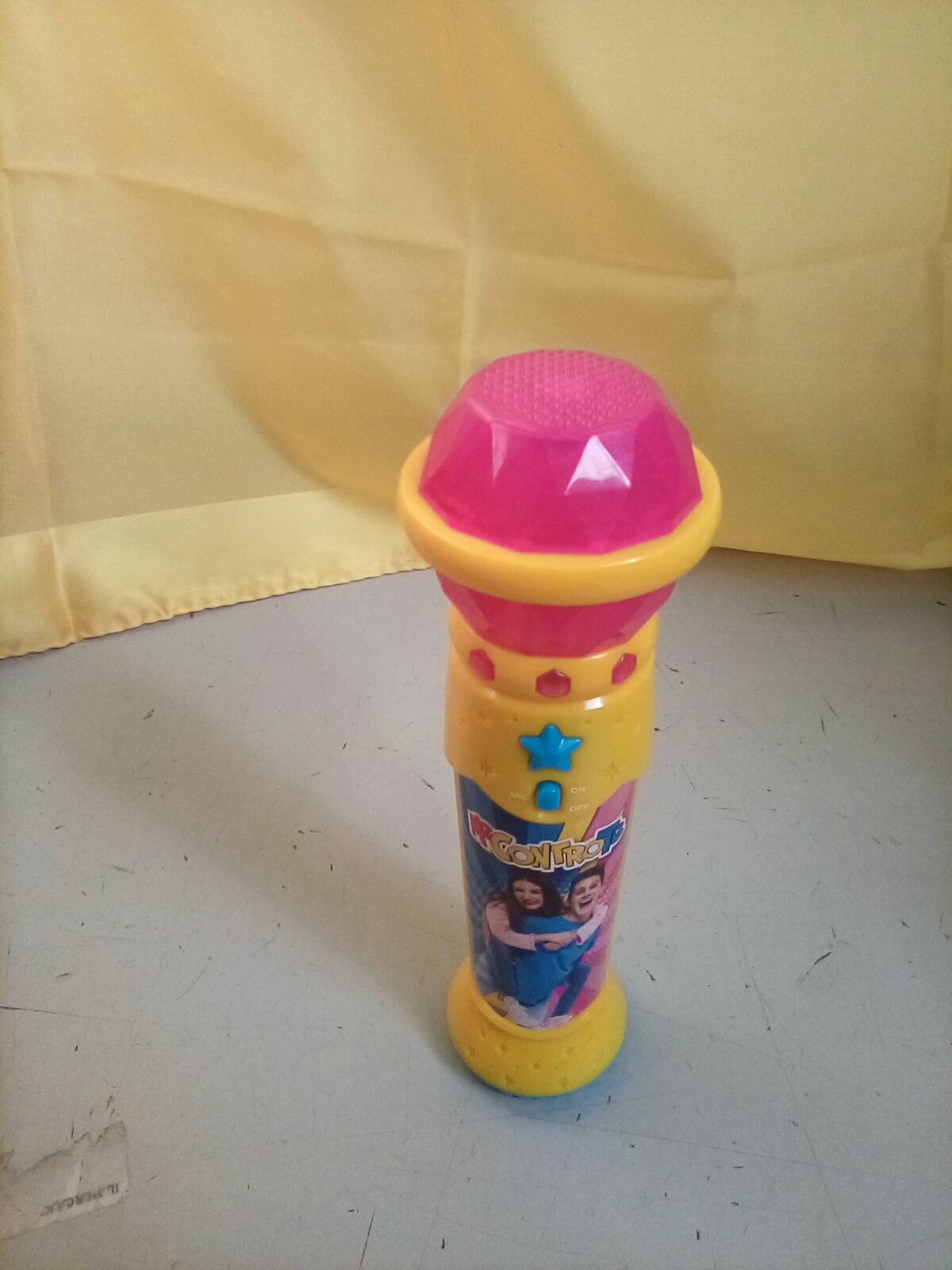  Microfono me contro te