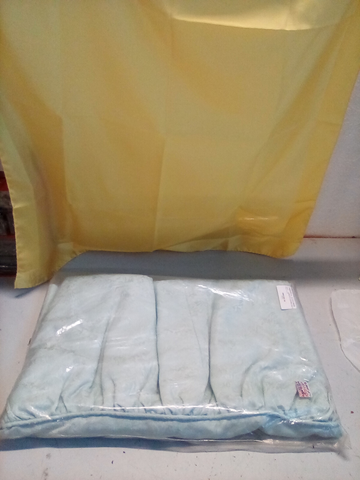 COPRILETTO AZZURRO CON VOLANT 82X230