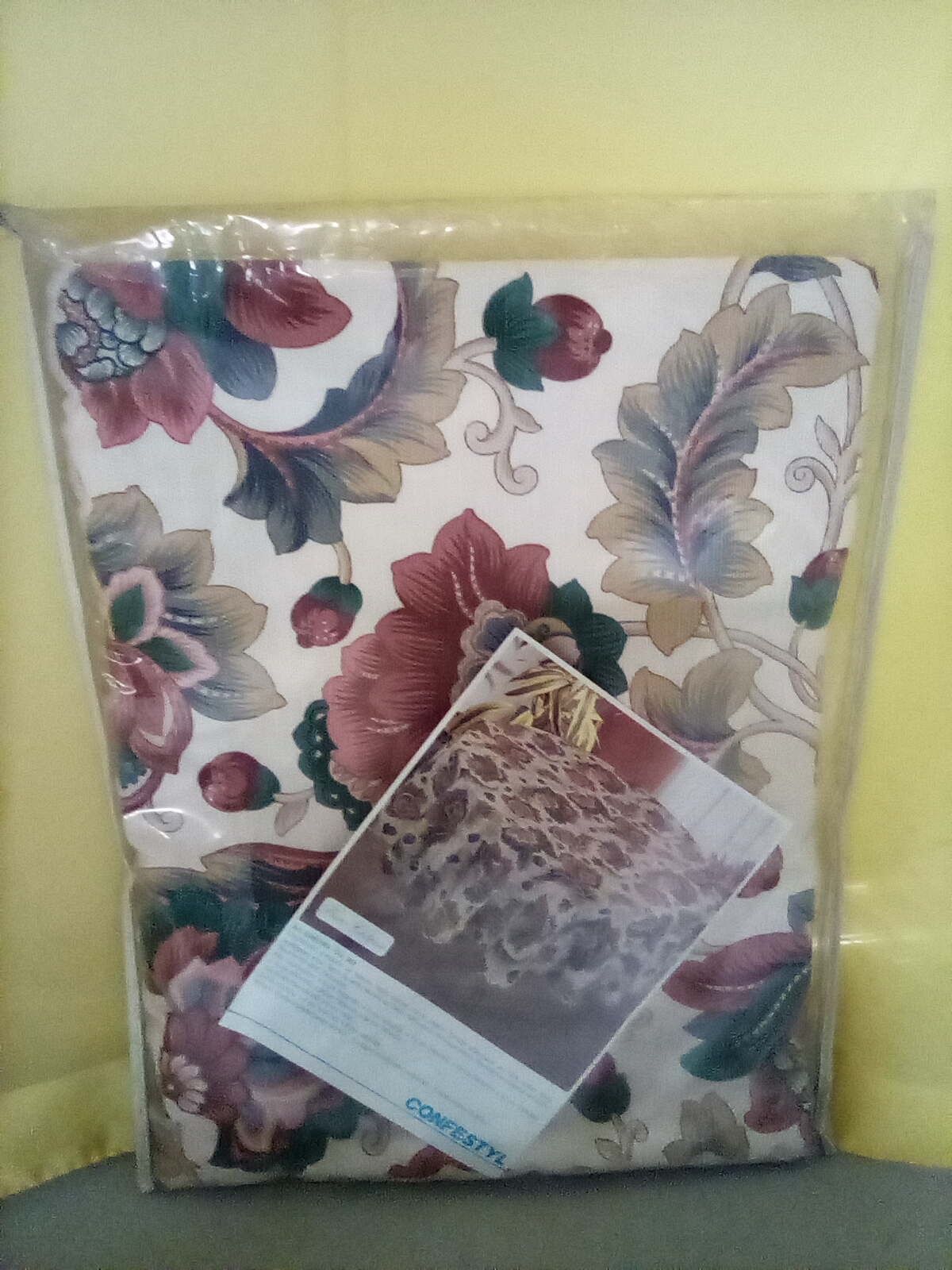 COPRITAVOLO RETTANGOLARE 6 POSTI DIS FIORI CONFESTYL