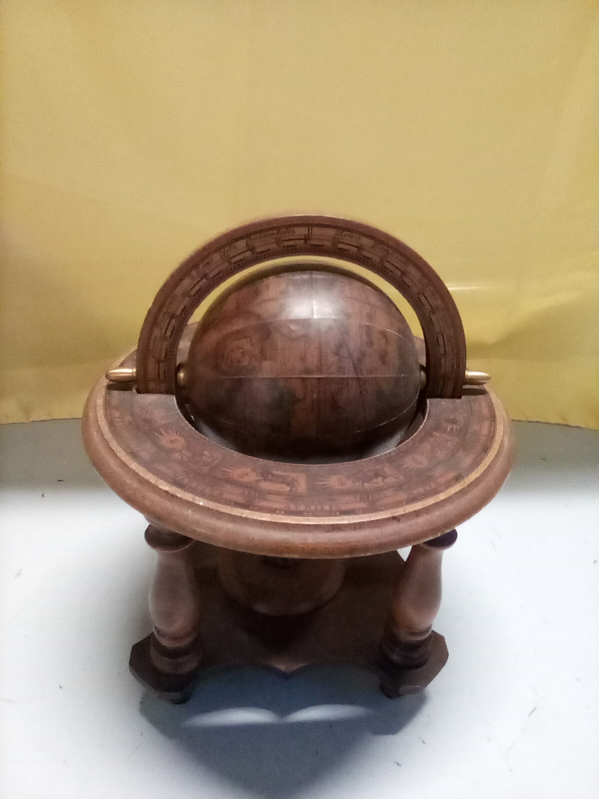 MAPPAMONDO SOPRAMMOBILE