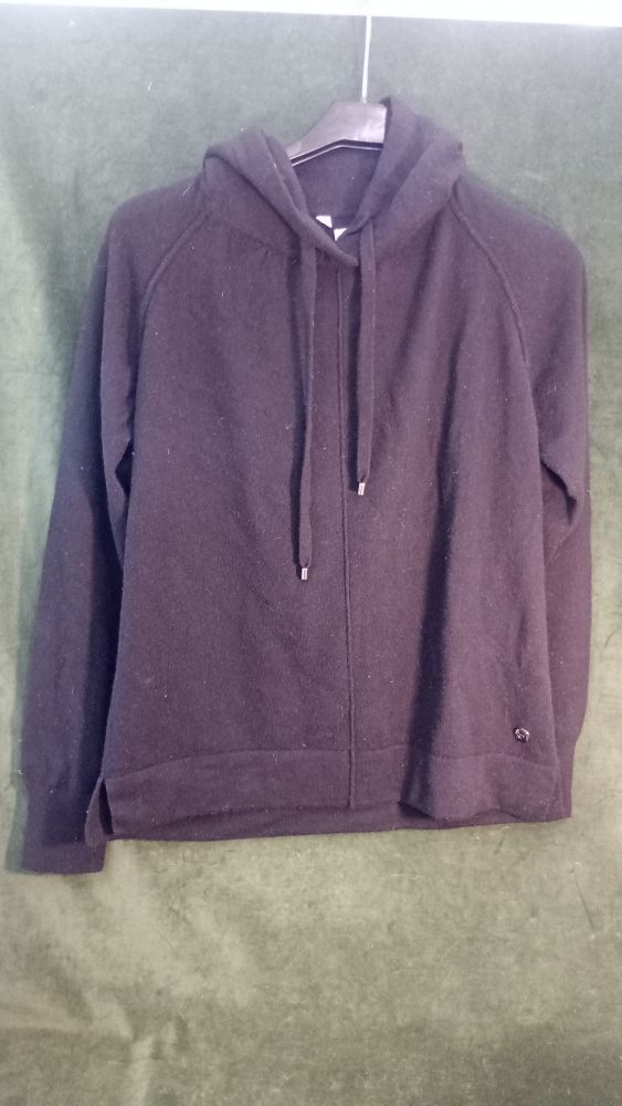 ANDRE&lsquo; MAURICE maglia nera con cappuccio