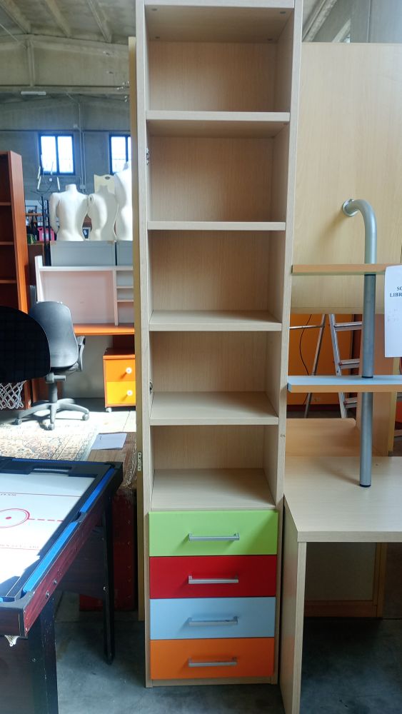 LIBRERIA A COLONNA CON CASSETTIERA INCORPORATO
L 48.5
P 35 
H 230