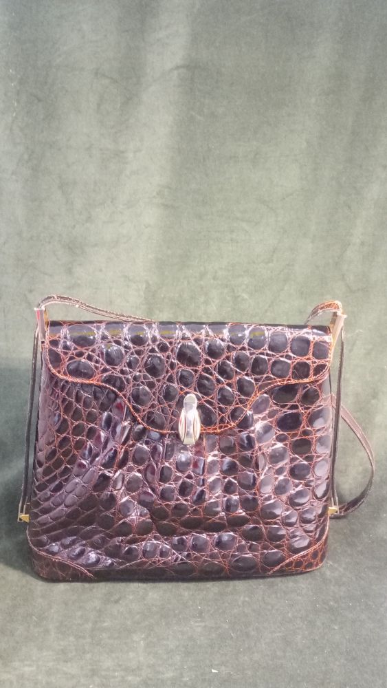 borsa marrone in coccodrillo stampato