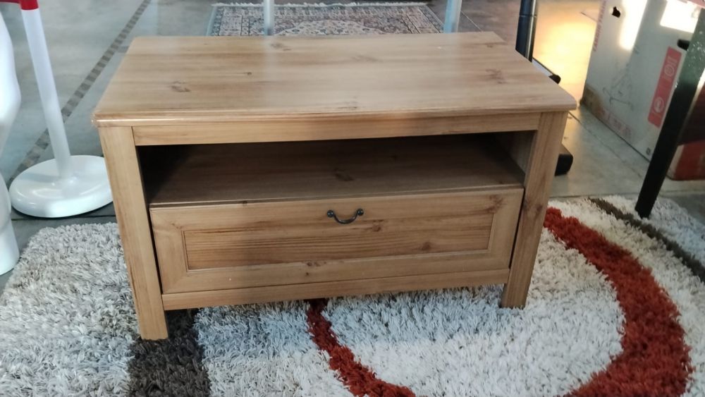 MOBILE PORTA TV IN LEGNO DI ABETE 
L 93 
P 50
H 58