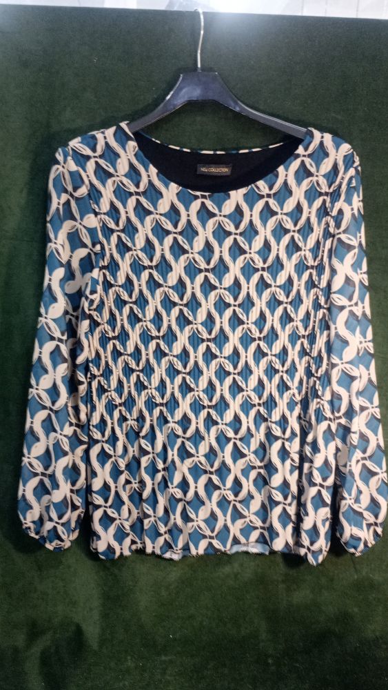 NEW COLLECTION magl. azzurra beige