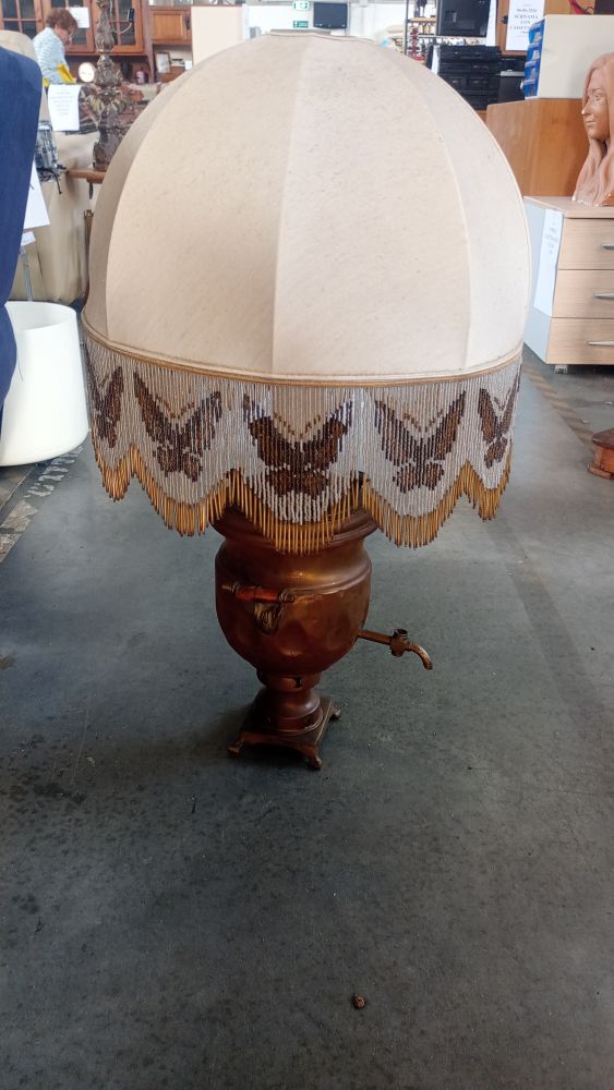 LAMPADA  DA TAVOLO BASE IN RAME impianto da rivedere